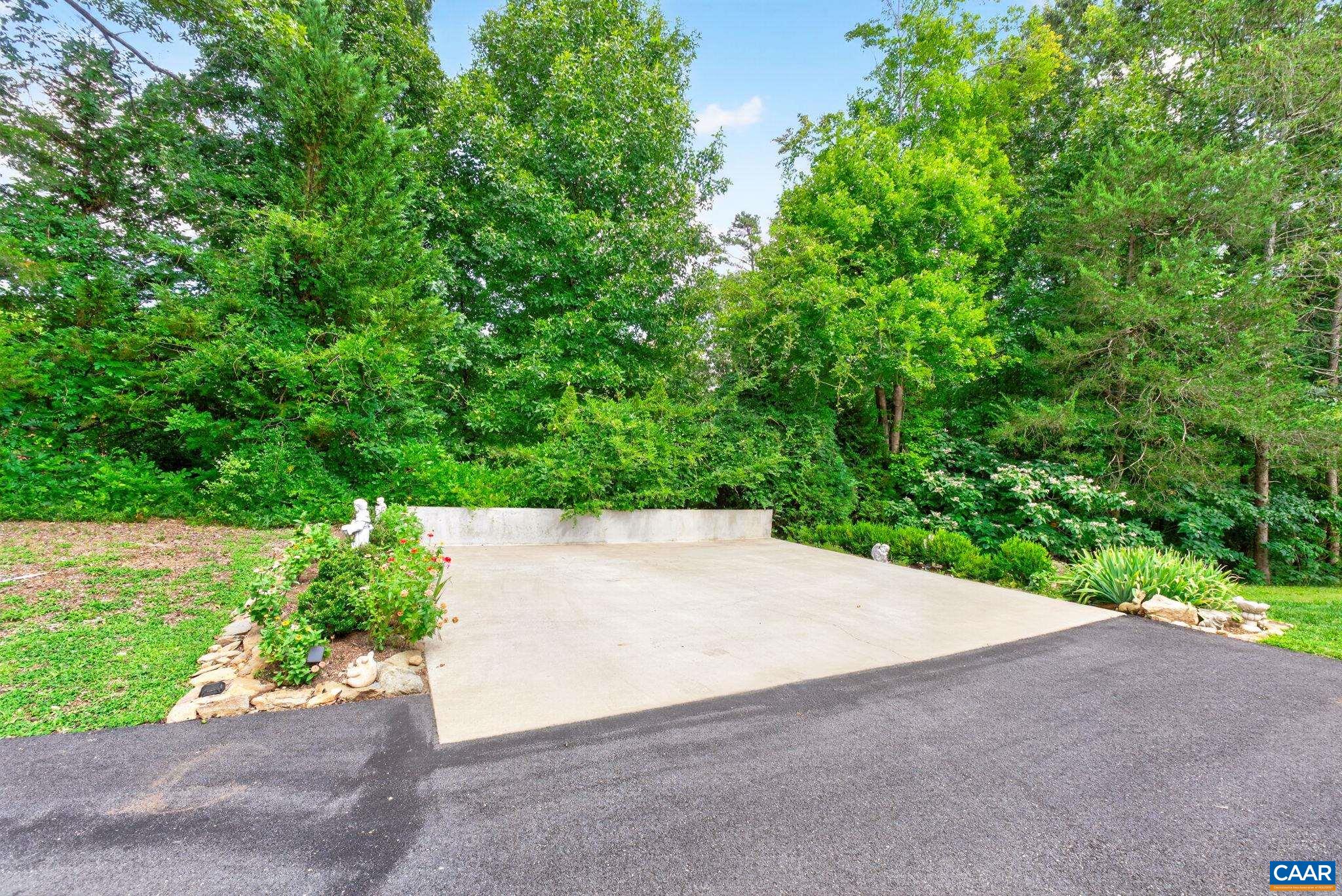 155 IVY RIDGE RD, CHARLOTTESVILLE, Virginia 22901, 5 Bedrooms Bedrooms, ,3 BathroomsBathrooms,Residential,155 IVY RIDGE RD,680719 MLS # 680719