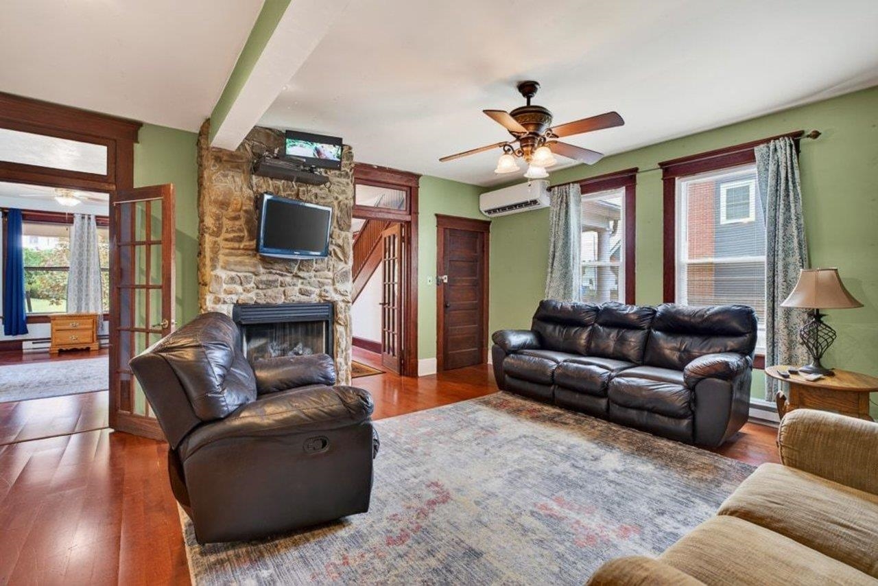 205 DINKEL AVE, BRIDGEWATER, Virginia 22812, 4 Bedrooms Bedrooms, ,2 BathroomsBathrooms,Residential,205 DINKEL AVE,680720 MLS # 680720 205 DINKEL AVE, BRIDGEWATER, Virginia 22812, 4 Bedrooms Bedrooms, ,2 BathroomsBathrooms,Residential,205 DINKEL AVE,680720 MLS # 680720