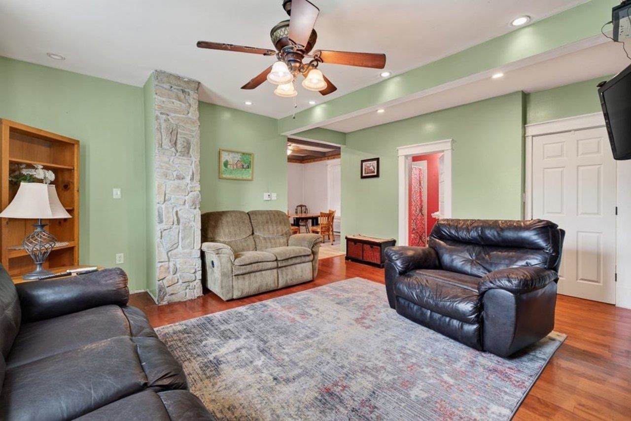 205 DINKEL AVE, BRIDGEWATER, Virginia 22812, 4 Bedrooms Bedrooms, ,2 BathroomsBathrooms,Residential,205 DINKEL AVE,680720 MLS # 680720 205 DINKEL AVE, BRIDGEWATER, Virginia 22812, 4 Bedrooms Bedrooms, ,2 BathroomsBathrooms,Residential,205 DINKEL AVE,680720 MLS # 680720