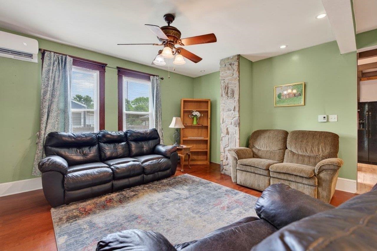 205 DINKEL AVE, BRIDGEWATER, Virginia 22812, 4 Bedrooms Bedrooms, ,2 BathroomsBathrooms,Residential,205 DINKEL AVE,680720 MLS # 680720 205 DINKEL AVE, BRIDGEWATER, Virginia 22812, 4 Bedrooms Bedrooms, ,2 BathroomsBathrooms,Residential,205 DINKEL AVE,680720 MLS # 680720
