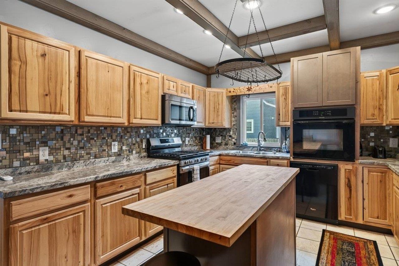 205 DINKEL AVE, BRIDGEWATER, Virginia 22812, 4 Bedrooms Bedrooms, ,2 BathroomsBathrooms,Residential,205 DINKEL AVE,680720 MLS # 680720 205 DINKEL AVE, BRIDGEWATER, Virginia 22812, 4 Bedrooms Bedrooms, ,2 BathroomsBathrooms,Residential,205 DINKEL AVE,680720 MLS # 680720