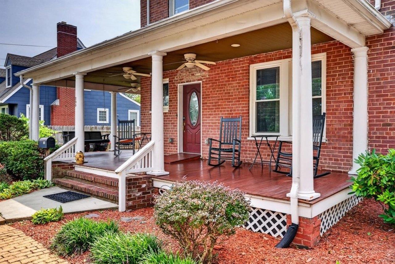 205 DINKEL AVE, BRIDGEWATER, Virginia 22812, 4 Bedrooms Bedrooms, ,2 BathroomsBathrooms,Residential,205 DINKEL AVE,680720 MLS # 680720 205 DINKEL AVE, BRIDGEWATER, Virginia 22812, 4 Bedrooms Bedrooms, ,2 BathroomsBathrooms,Residential,205 DINKEL AVE,680720 MLS # 680720