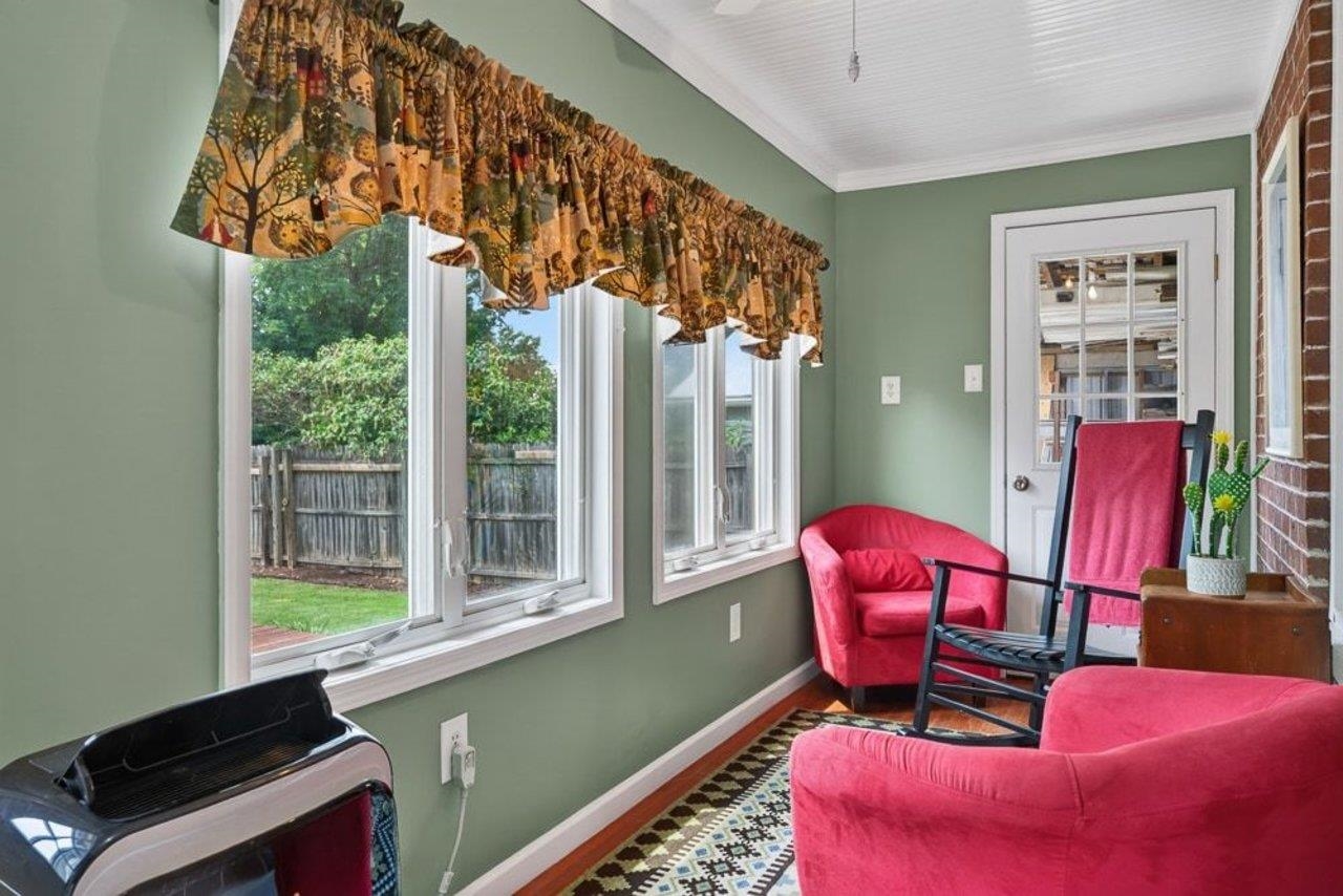 205 DINKEL AVE, BRIDGEWATER, Virginia 22812, 4 Bedrooms Bedrooms, ,2 BathroomsBathrooms,Residential,205 DINKEL AVE,680720 MLS # 680720 205 DINKEL AVE, BRIDGEWATER, Virginia 22812, 4 Bedrooms Bedrooms, ,2 BathroomsBathrooms,Residential,205 DINKEL AVE,680720 MLS # 680720