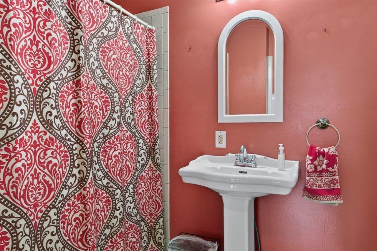 205 DINKEL AVE, BRIDGEWATER, Virginia 22812, 4 Bedrooms Bedrooms, ,2 BathroomsBathrooms,Residential,205 DINKEL AVE,680720 MLS # 680720 205 DINKEL AVE, BRIDGEWATER, Virginia 22812, 4 Bedrooms Bedrooms, ,2 BathroomsBathrooms,Residential,205 DINKEL AVE,680720 MLS # 680720