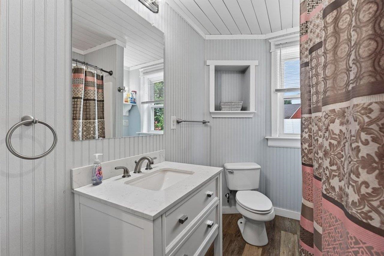 205 DINKEL AVE, BRIDGEWATER, Virginia 22812, 4 Bedrooms Bedrooms, ,2 BathroomsBathrooms,Residential,205 DINKEL AVE,680720 MLS # 680720 205 DINKEL AVE, BRIDGEWATER, Virginia 22812, 4 Bedrooms Bedrooms, ,2 BathroomsBathrooms,Residential,205 DINKEL AVE,680720 MLS # 680720