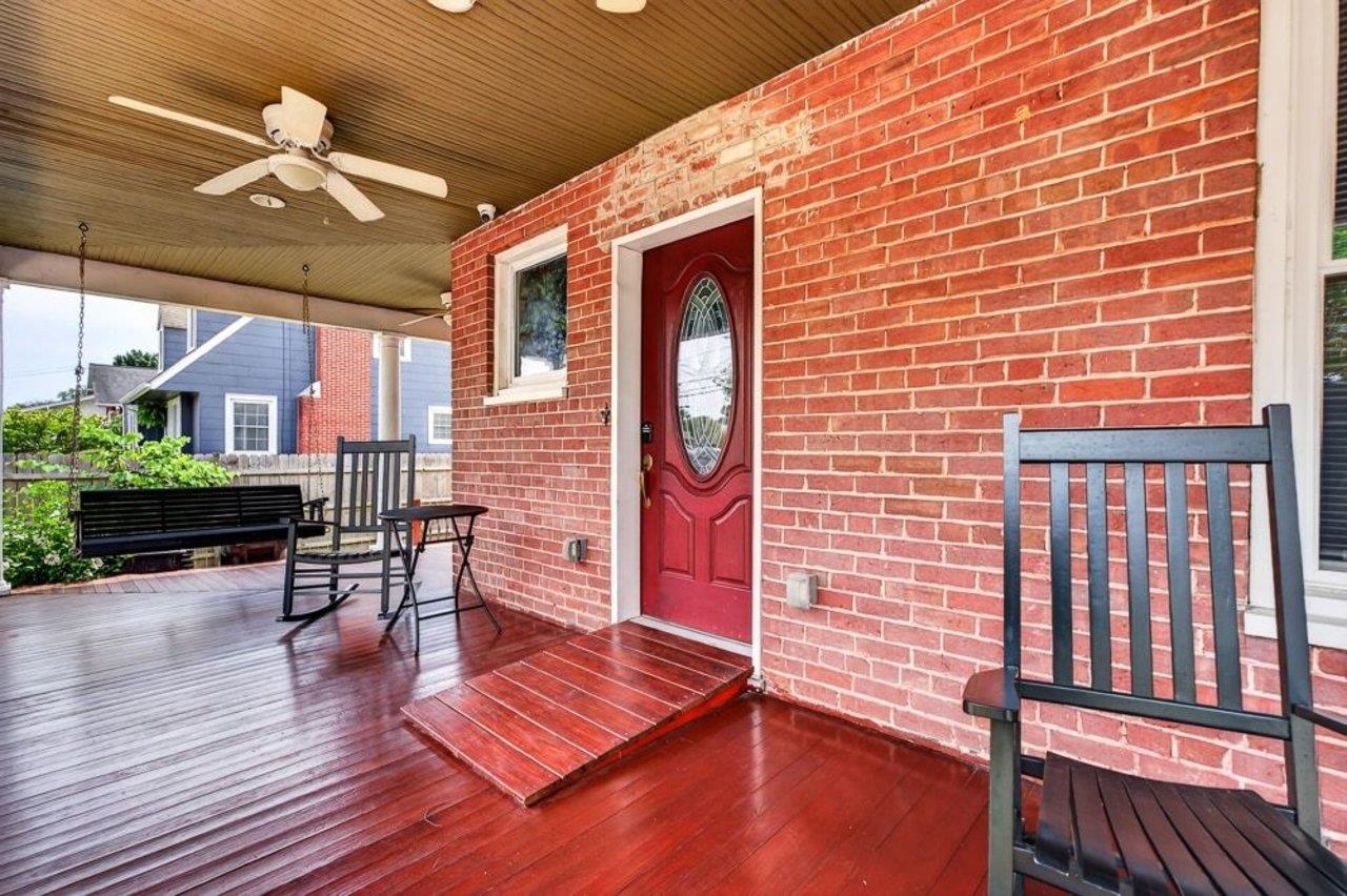 205 DINKEL AVE, BRIDGEWATER, Virginia 22812, 4 Bedrooms Bedrooms, ,2 BathroomsBathrooms,Residential,205 DINKEL AVE,680720 MLS # 680720 205 DINKEL AVE, BRIDGEWATER, Virginia 22812, 4 Bedrooms Bedrooms, ,2 BathroomsBathrooms,Residential,205 DINKEL AVE,680720 MLS # 680720