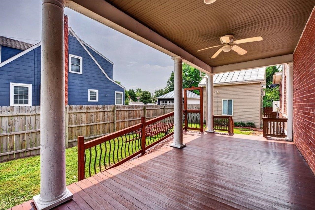 205 DINKEL AVE, BRIDGEWATER, Virginia 22812, 4 Bedrooms Bedrooms, ,2 BathroomsBathrooms,Residential,205 DINKEL AVE,680720 MLS # 680720 205 DINKEL AVE, BRIDGEWATER, Virginia 22812, 4 Bedrooms Bedrooms, ,2 BathroomsBathrooms,Residential,205 DINKEL AVE,680720 MLS # 680720