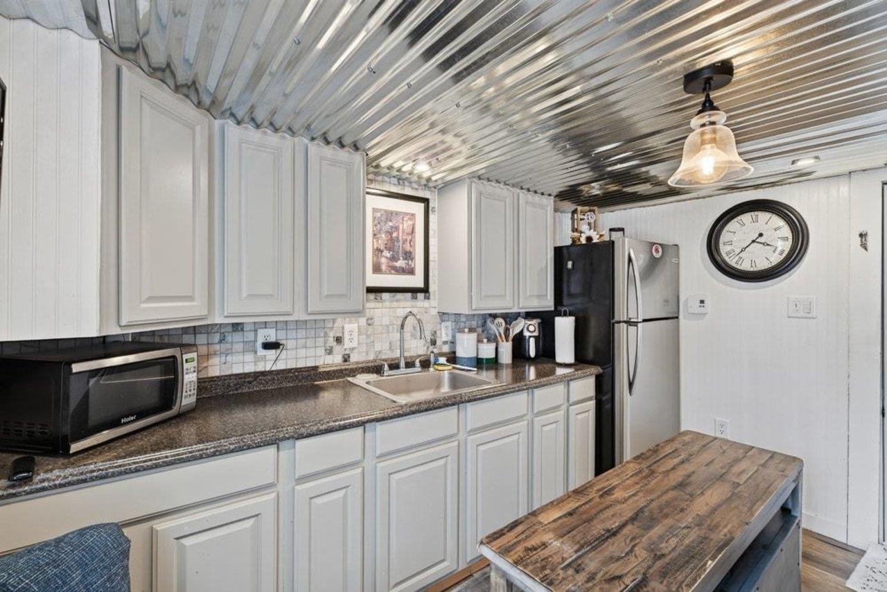 205 DINKEL AVE, BRIDGEWATER, Virginia 22812, 4 Bedrooms Bedrooms, ,2 BathroomsBathrooms,Residential,205 DINKEL AVE,680720 MLS # 680720 205 DINKEL AVE, BRIDGEWATER, Virginia 22812, 4 Bedrooms Bedrooms, ,2 BathroomsBathrooms,Residential,205 DINKEL AVE,680720 MLS # 680720