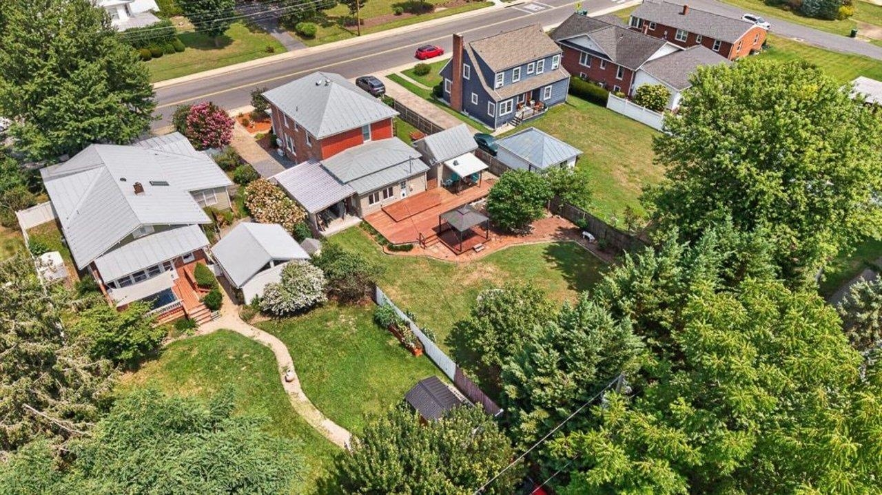 205 DINKEL AVE, BRIDGEWATER, Virginia 22812, 4 Bedrooms Bedrooms, ,2 BathroomsBathrooms,Residential,205 DINKEL AVE,680720 MLS # 680720 205 DINKEL AVE, BRIDGEWATER, Virginia 22812, 4 Bedrooms Bedrooms, ,2 BathroomsBathrooms,Residential,205 DINKEL AVE,680720 MLS # 680720