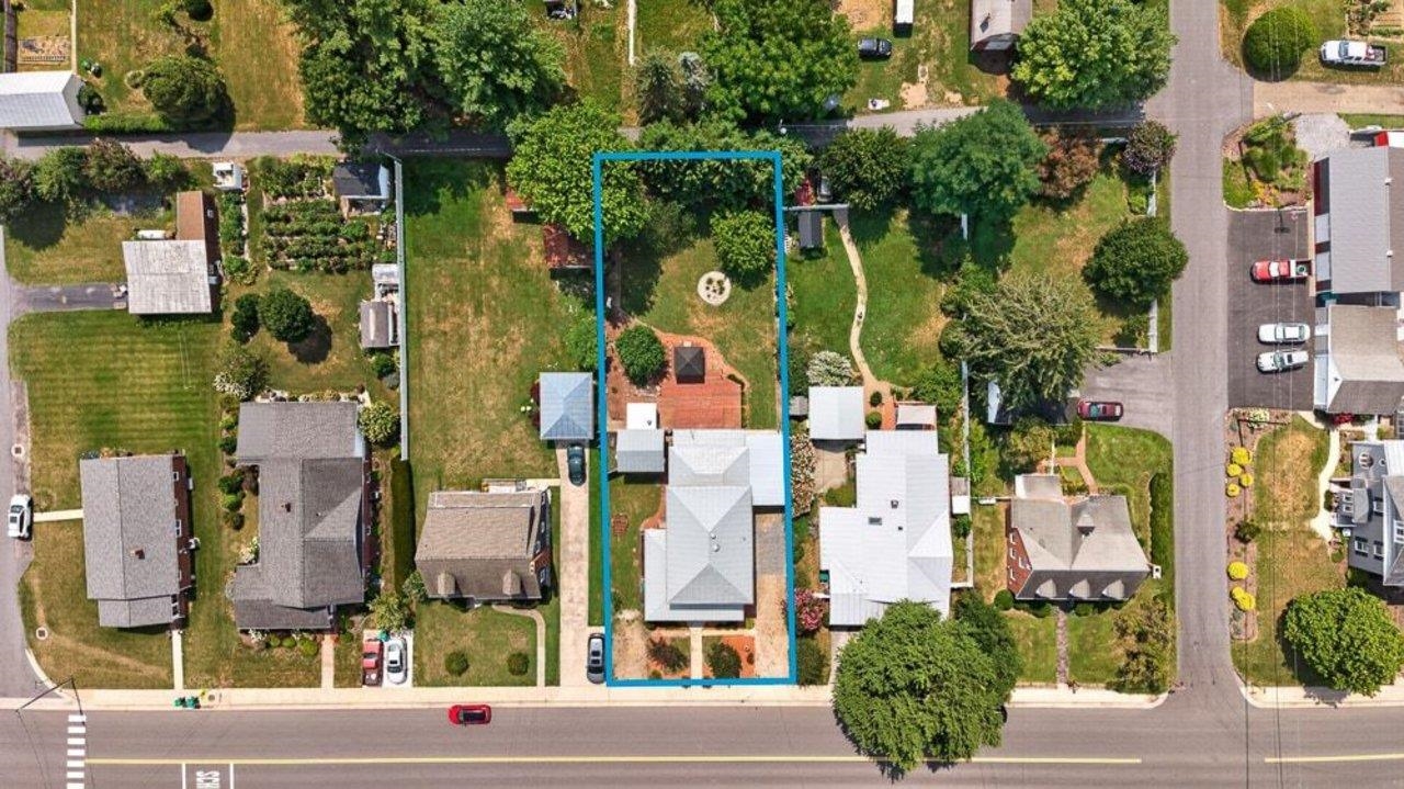 205 DINKEL AVE, BRIDGEWATER, Virginia 22812, 4 Bedrooms Bedrooms, ,2 BathroomsBathrooms,Residential,205 DINKEL AVE,680720 MLS # 680720 205 DINKEL AVE, BRIDGEWATER, Virginia 22812, 4 Bedrooms Bedrooms, ,2 BathroomsBathrooms,Residential,205 DINKEL AVE,680720 MLS # 680720