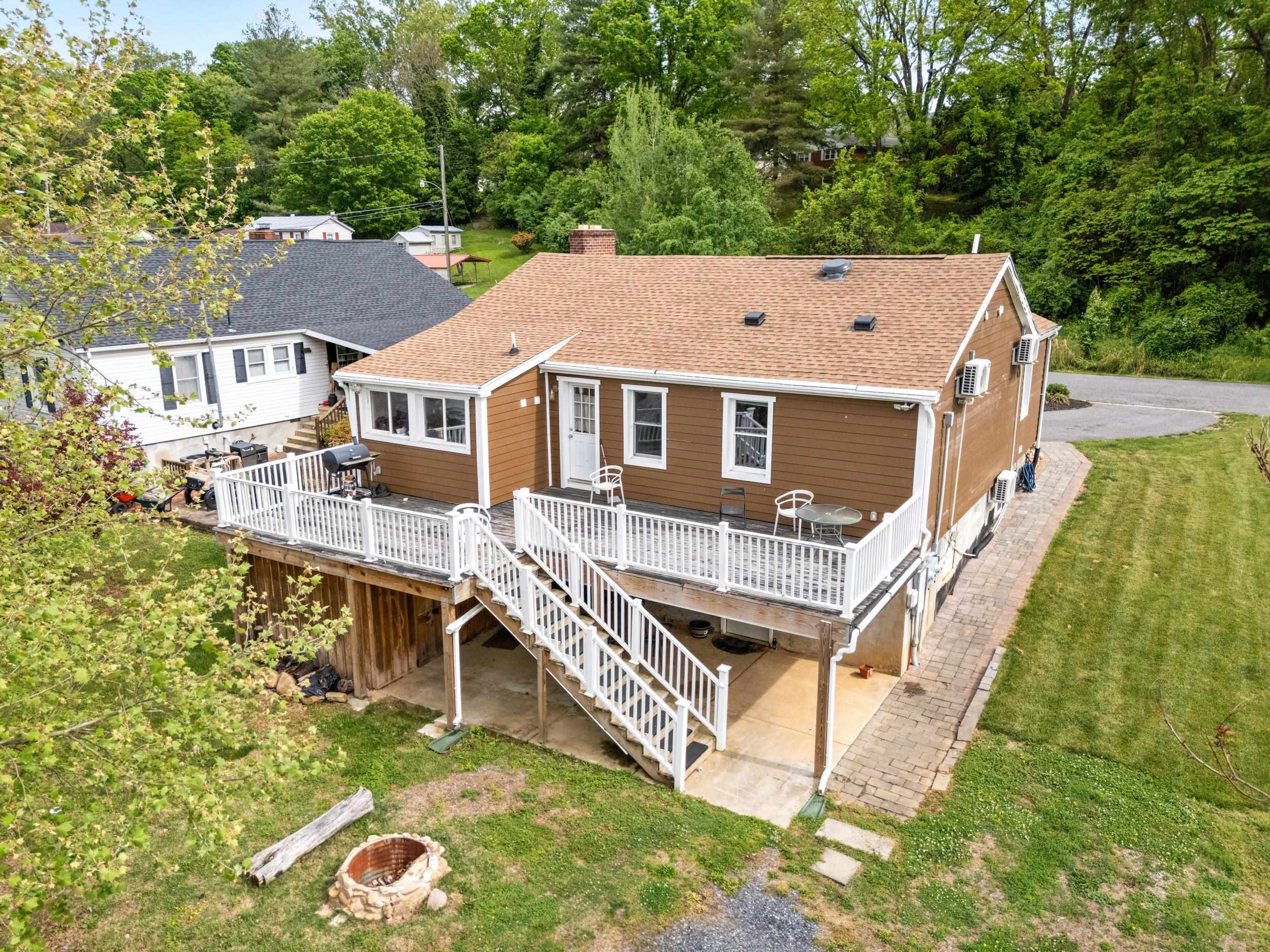 217 W 28TH ST, BUENA VISTA, Virginia 24416, ,Residential,217 W 28TH ST,676880 MLS # 676880