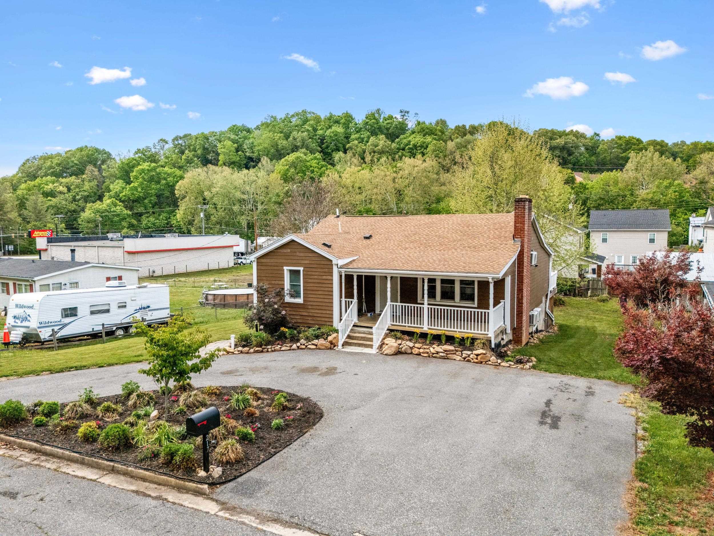 217 W 28TH ST, BUENA VISTA, Virginia 24416, ,Residential,217 W 28TH ST,676880 MLS # 676880