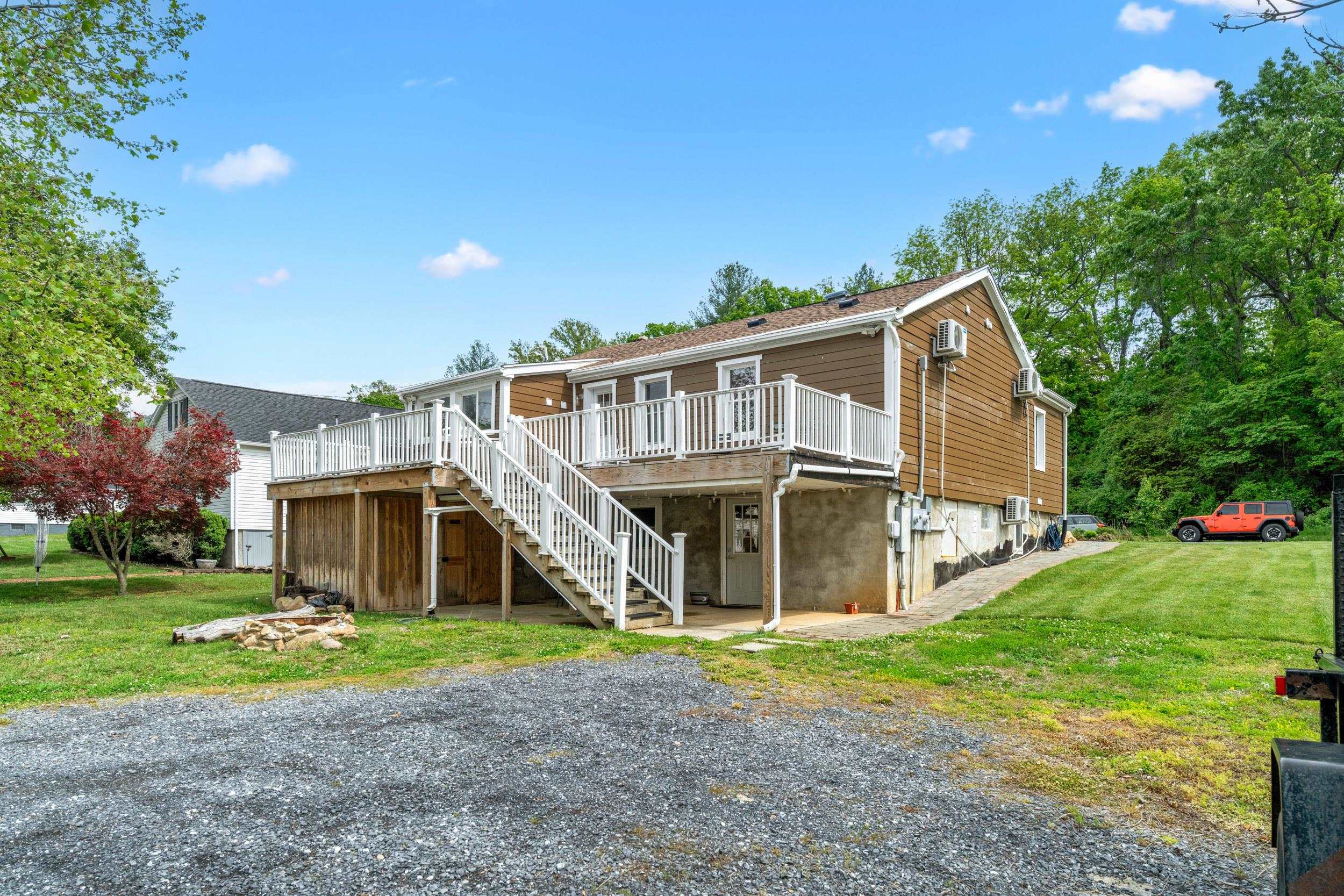 217 W 28TH ST, BUENA VISTA, Virginia 24416, ,Residential,217 W 28TH ST,676880 MLS # 676880