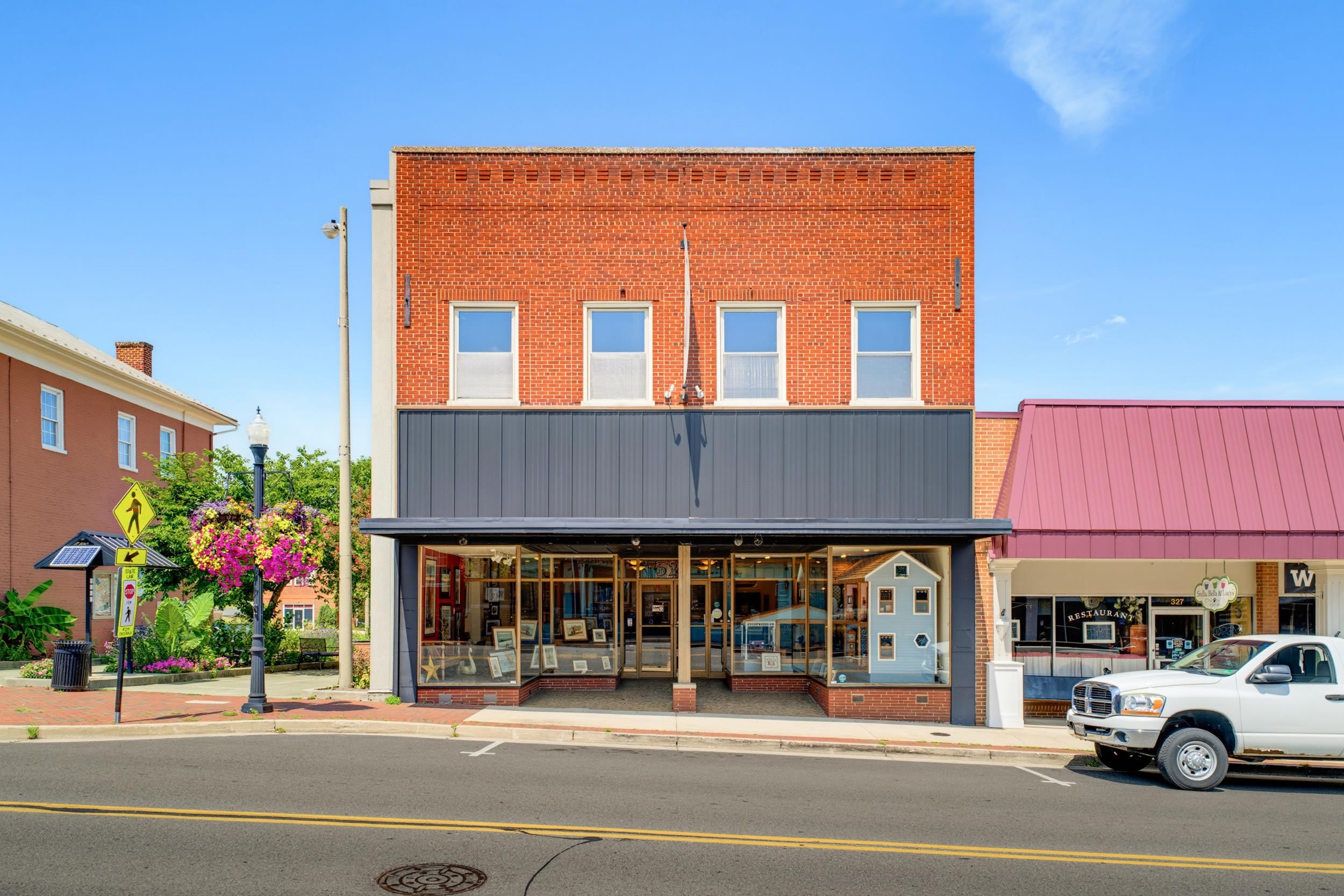 329 W MAIN ST, WAYNESBORO, Virginia 22980, ,Commercial,329 W MAIN ST,680723 MLS # 680723