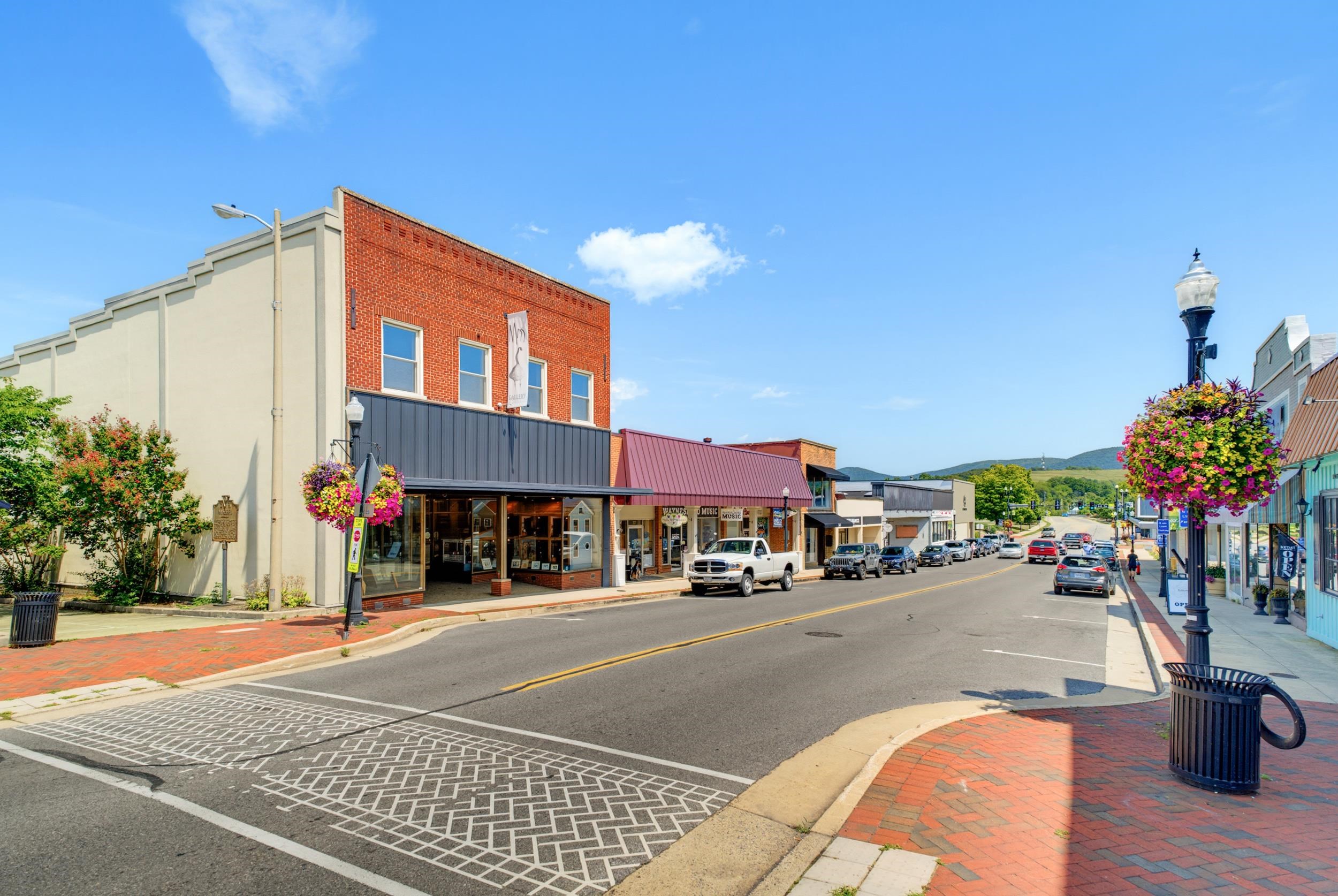 329 W MAIN ST, WAYNESBORO, Virginia 22980, ,Commercial,329 W MAIN ST,680723 MLS # 680723