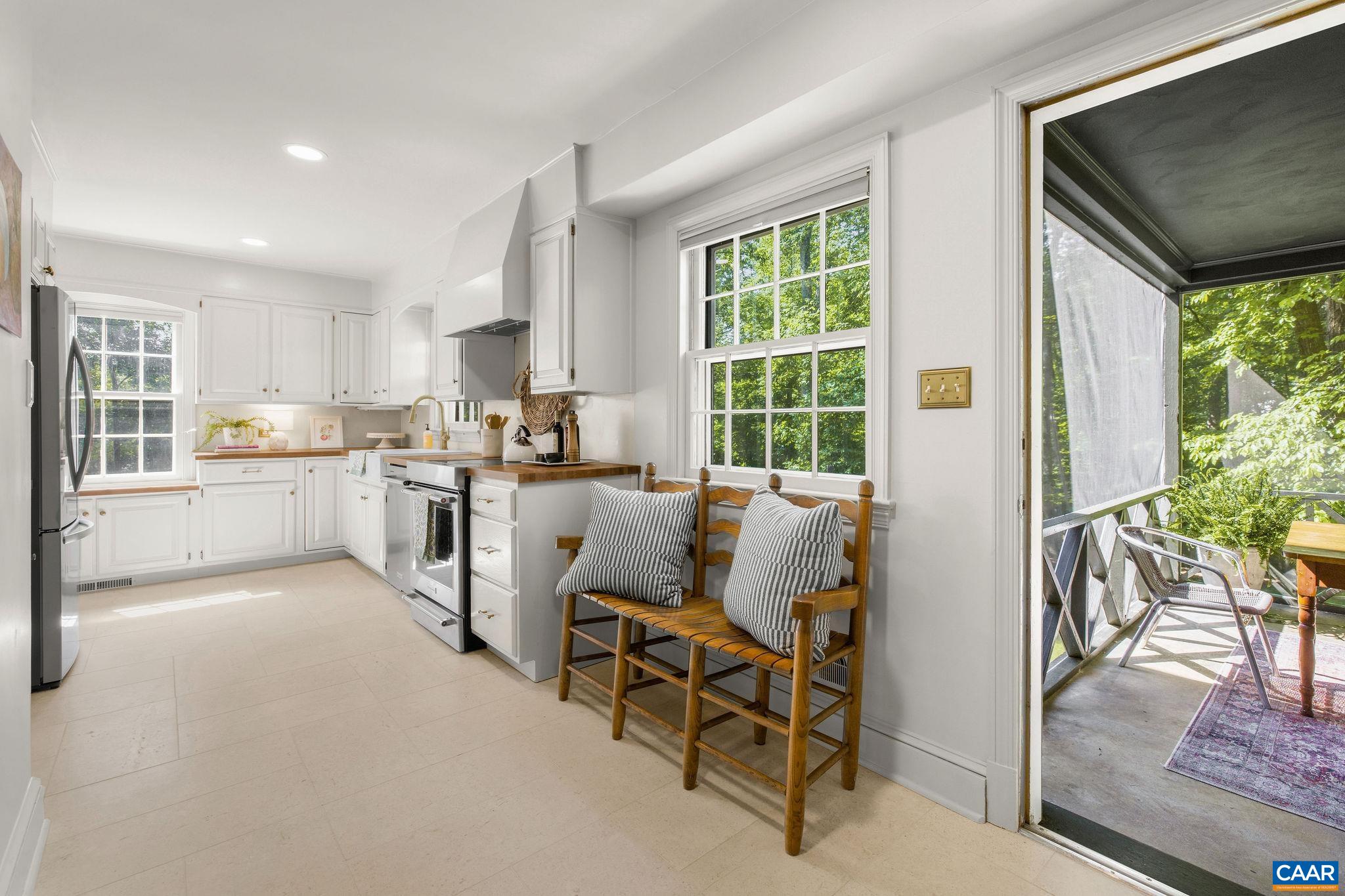 102 MEADOWBROOK CT, CHARLOTTESVILLE, Virginia 22901, 4 Bedrooms Bedrooms, ,2 BathroomsBathrooms,Residential,102 MEADOWBROOK CT,678099 MLS # 678099 102 MEADOWBROOK CT, CHARLOTTESVILLE, Virginia 22901, 4 Bedrooms Bedrooms, ,2 BathroomsBathrooms,Residential,102 MEADOWBROOK CT,678099 MLS # 678099