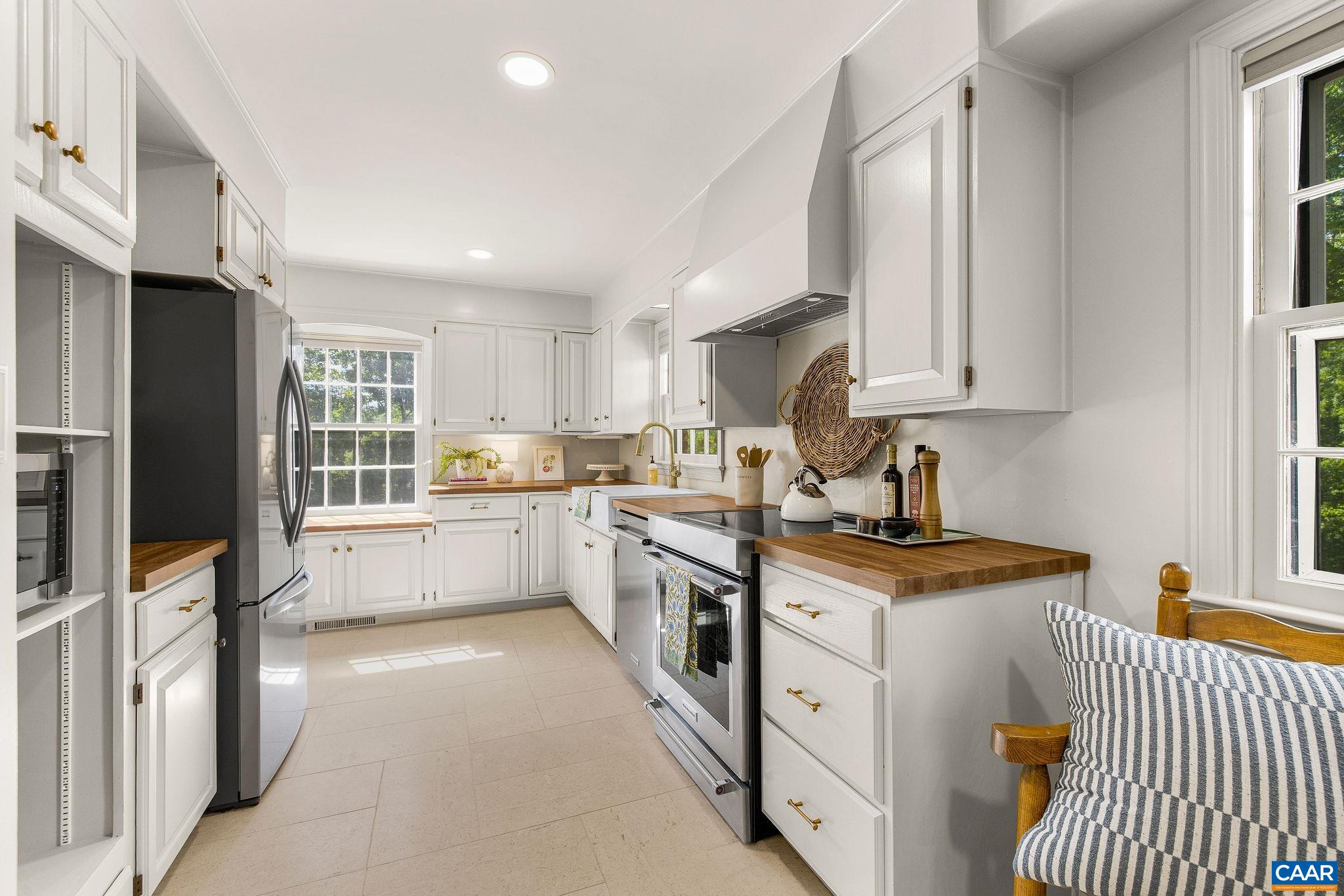 102 MEADOWBROOK CT, CHARLOTTESVILLE, Virginia 22901, 4 Bedrooms Bedrooms, ,2 BathroomsBathrooms,Residential,102 MEADOWBROOK CT,678099 MLS # 678099 102 MEADOWBROOK CT, CHARLOTTESVILLE, Virginia 22901, 4 Bedrooms Bedrooms, ,2 BathroomsBathrooms,Residential,102 MEADOWBROOK CT,678099 MLS # 678099