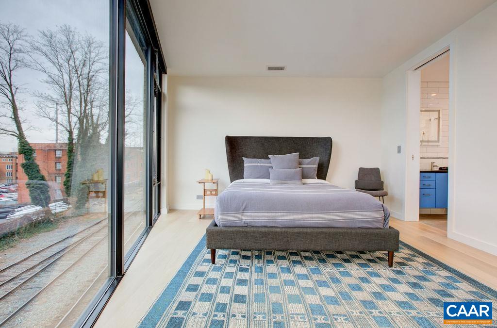 550 WATER ST, CHARLOTTESVILLE, Virginia 22902, 3 Bedrooms Bedrooms, ,3 BathroomsBathrooms,Residential,550 WATER ST,680725 MLS # 680725