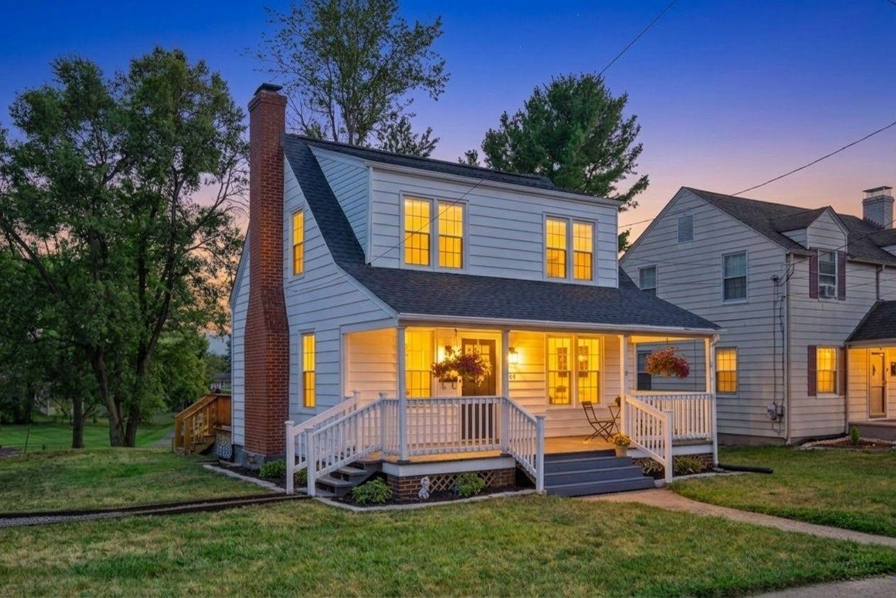 444 FLORENCE AVE, WAYNESBORO, Virginia 22980, 3 Bedrooms Bedrooms, ,2 BathroomsBathrooms,Residential,The Florence Cape,444 FLORENCE AVE,680727 MLS # 680727 444 FLORENCE AVE, WAYNESBORO, Virginia 22980, 3 Bedrooms Bedrooms, ,2 BathroomsBathrooms,Residential,The Florence Cape,444 FLORENCE AVE,680727 MLS # 680727