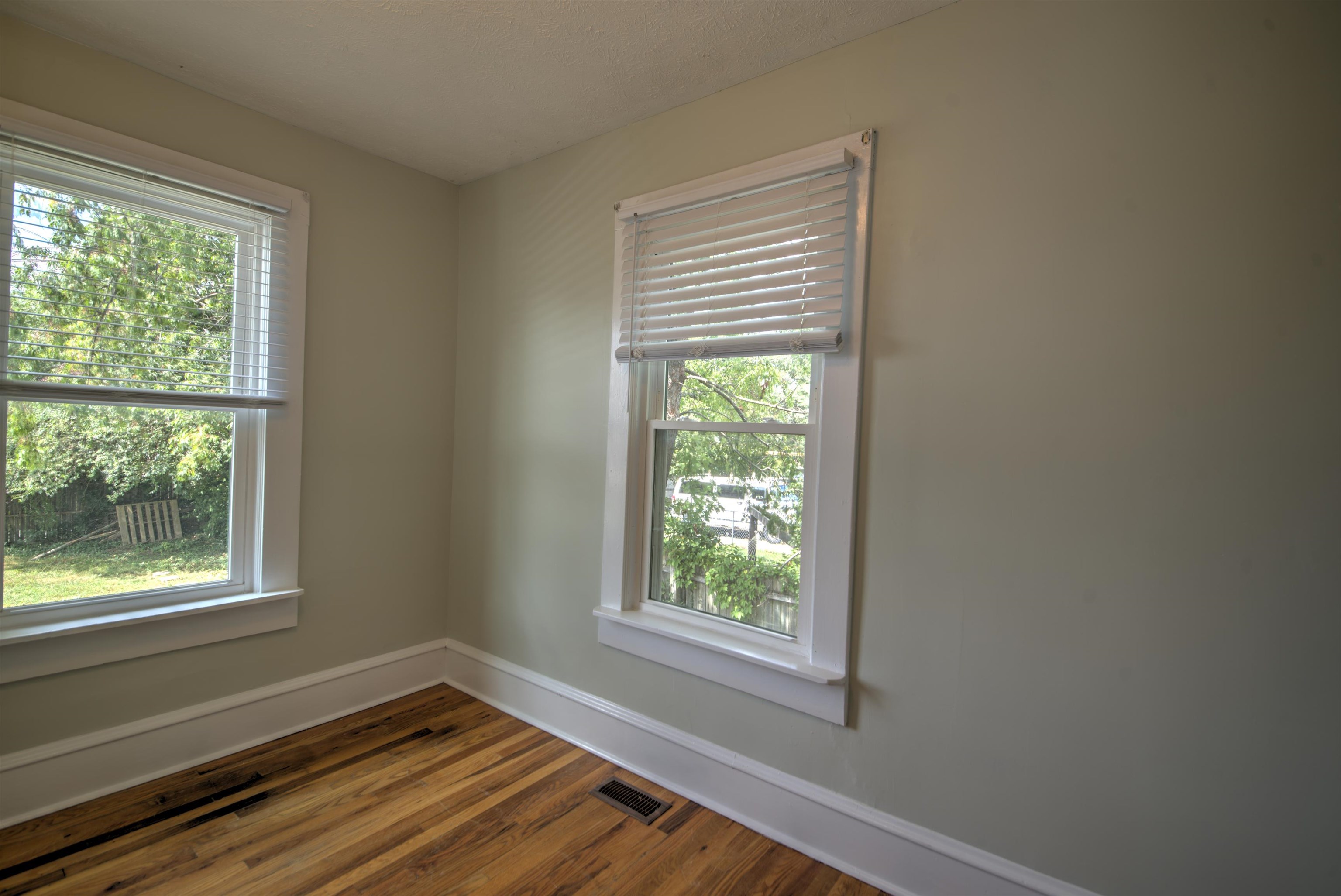 641 KING AVE, WAYNESBORO, Virginia 22980, 3 Bedrooms Bedrooms, ,1 BathroomBathrooms,Residential,641 KING AVE,680732 MLS # 680732 641 KING AVE, WAYNESBORO, Virginia 22980, 3 Bedrooms Bedrooms, ,1 BathroomBathrooms,Residential,641 KING AVE,680732 MLS # 680732