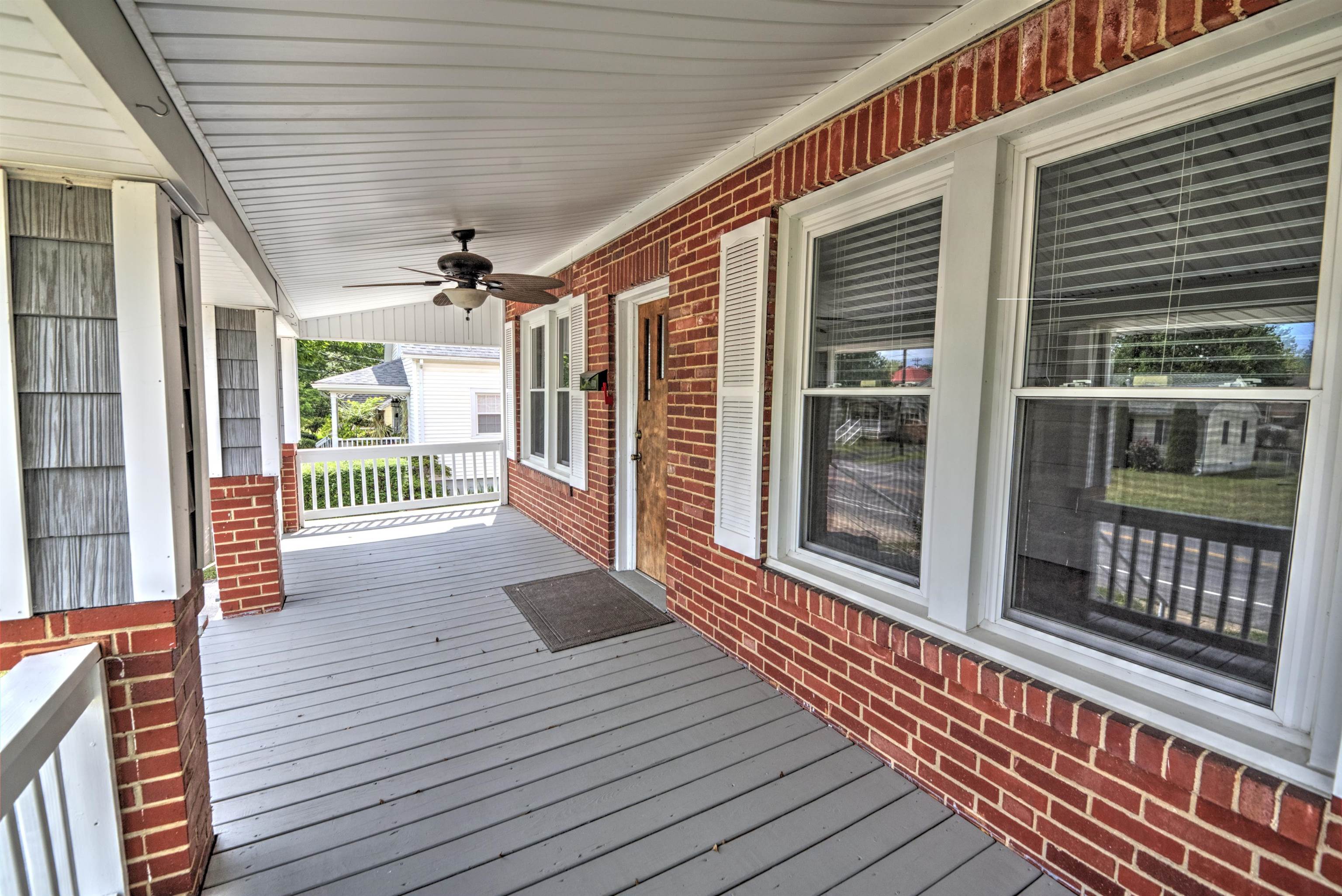 641 KING AVE, WAYNESBORO, Virginia 22980, 3 Bedrooms Bedrooms, ,1 BathroomBathrooms,Residential,641 KING AVE,680732 MLS # 680732 641 KING AVE, WAYNESBORO, Virginia 22980, 3 Bedrooms Bedrooms, ,1 BathroomBathrooms,Residential,641 KING AVE,680732 MLS # 680732