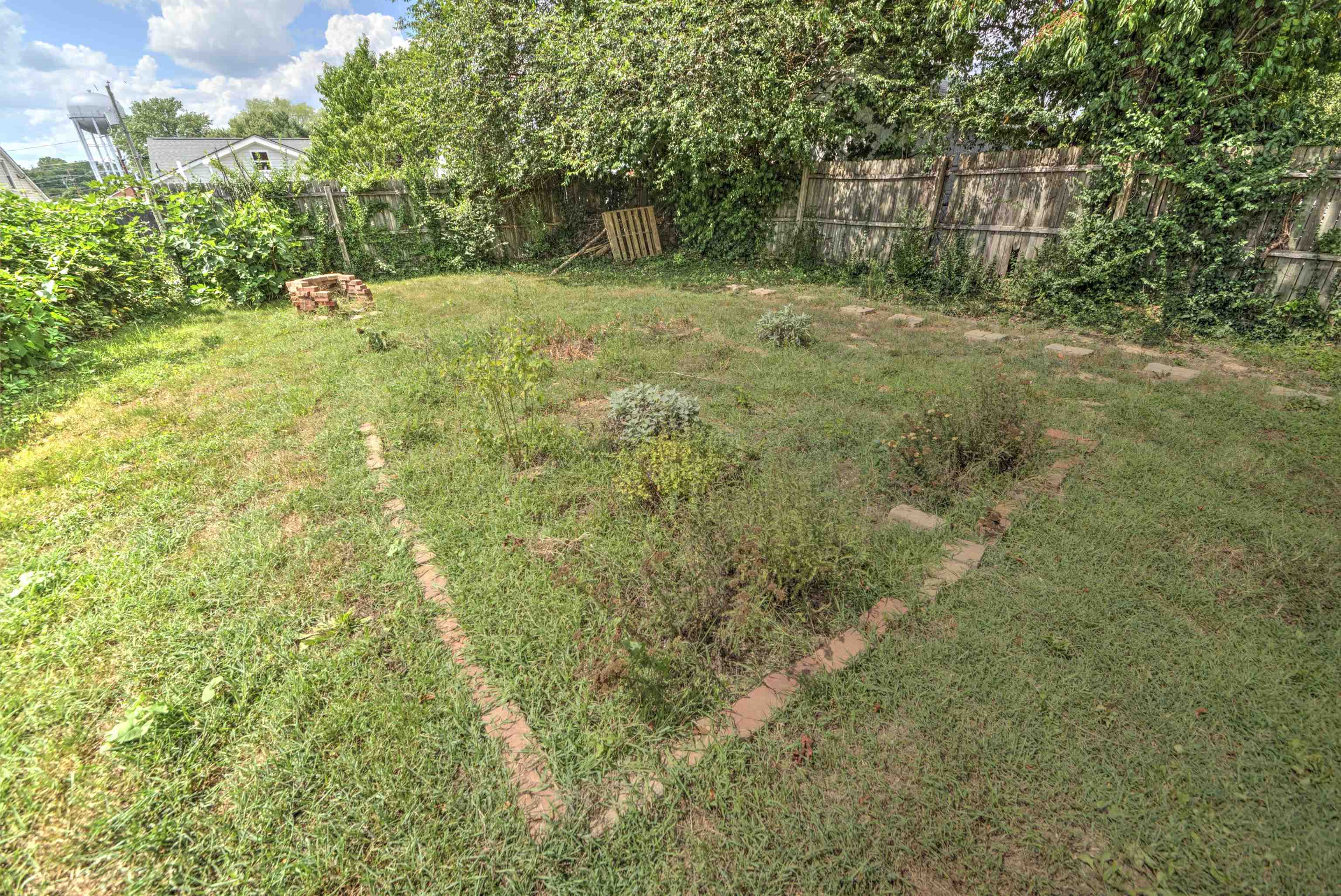 641 KING AVE, WAYNESBORO, Virginia 22980, 3 Bedrooms Bedrooms, ,1 BathroomBathrooms,Residential,641 KING AVE,680732 MLS # 680732 641 KING AVE, WAYNESBORO, Virginia 22980, 3 Bedrooms Bedrooms, ,1 BathroomBathrooms,Residential,641 KING AVE,680732 MLS # 680732