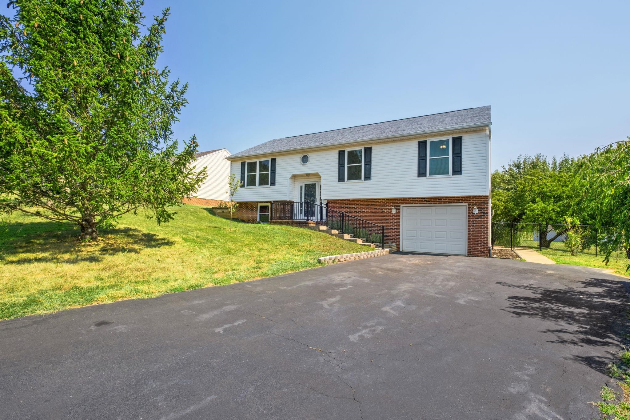 108 LONGVIEW CIR, FISHERSVILLE, Virginia 22939, 4 Bedrooms Bedrooms, ,2 BathroomsBathrooms,Residential,Longview on the Hill,108 LONGVIEW CIR,680733 MLS # 680733