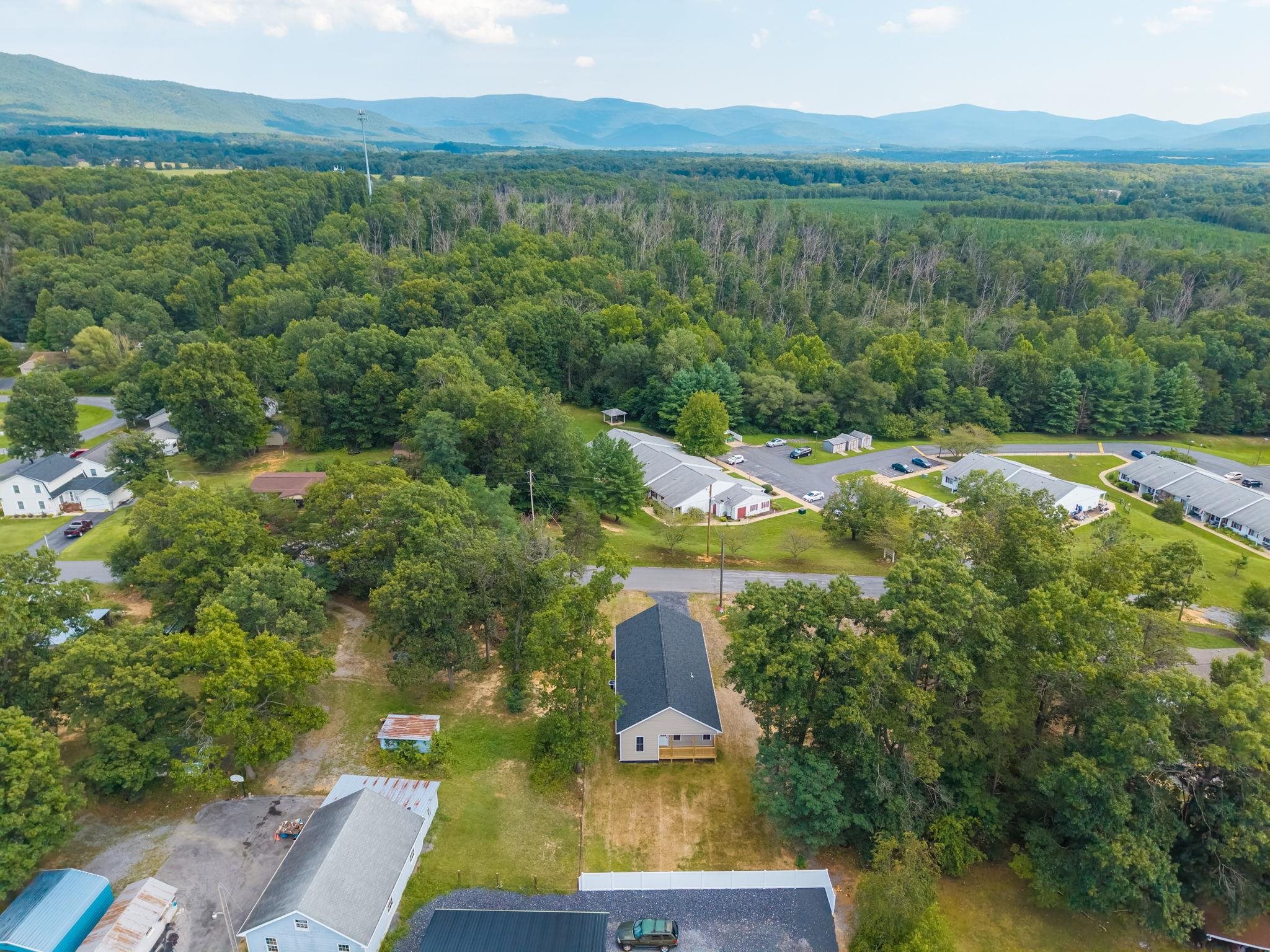 487 POCAHONTAS AVE, SHENANDOAH, Virginia 22849, 3 Bedrooms Bedrooms, ,2 BathroomsBathrooms,Residential,487 POCAHONTAS AVE,680738 MLS # 680738 487 POCAHONTAS AVE, SHENANDOAH, Virginia 22849, 3 Bedrooms Bedrooms, ,2 BathroomsBathrooms,Residential,487 POCAHONTAS AVE,680738 MLS # 680738