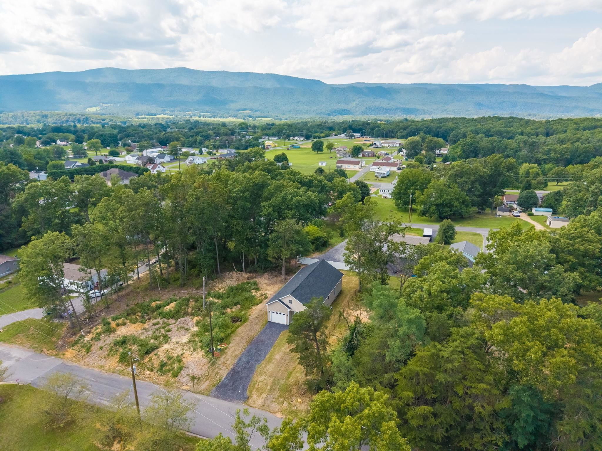 487 POCAHONTAS AVE, SHENANDOAH, Virginia 22849, 3 Bedrooms Bedrooms, ,2 BathroomsBathrooms,Residential,487 POCAHONTAS AVE,680738 MLS # 680738 487 POCAHONTAS AVE, SHENANDOAH, Virginia 22849, 3 Bedrooms Bedrooms, ,2 BathroomsBathrooms,Residential,487 POCAHONTAS AVE,680738 MLS # 680738