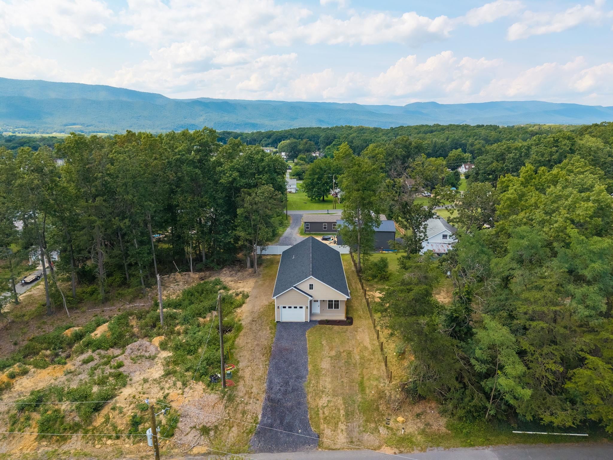 487 POCAHONTAS AVE, SHENANDOAH, Virginia 22849, 3 Bedrooms Bedrooms, ,2 BathroomsBathrooms,Residential,487 POCAHONTAS AVE,680738 MLS # 680738 487 POCAHONTAS AVE, SHENANDOAH, Virginia 22849, 3 Bedrooms Bedrooms, ,2 BathroomsBathrooms,Residential,487 POCAHONTAS AVE,680738 MLS # 680738