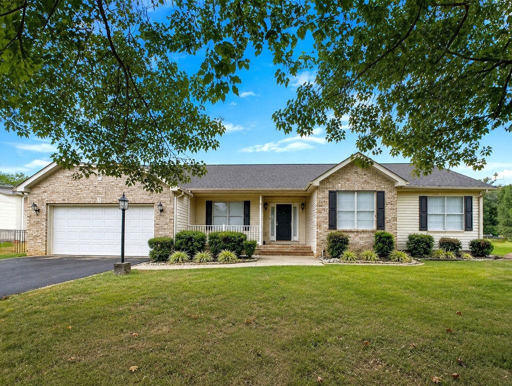 18 LONG BOW RD, WAYNESBORO, Virginia 22980, 3 Bedrooms Bedrooms, ,2 BathroomsBathrooms,Residential,18 LONG BOW RD,680741 MLS # 680741