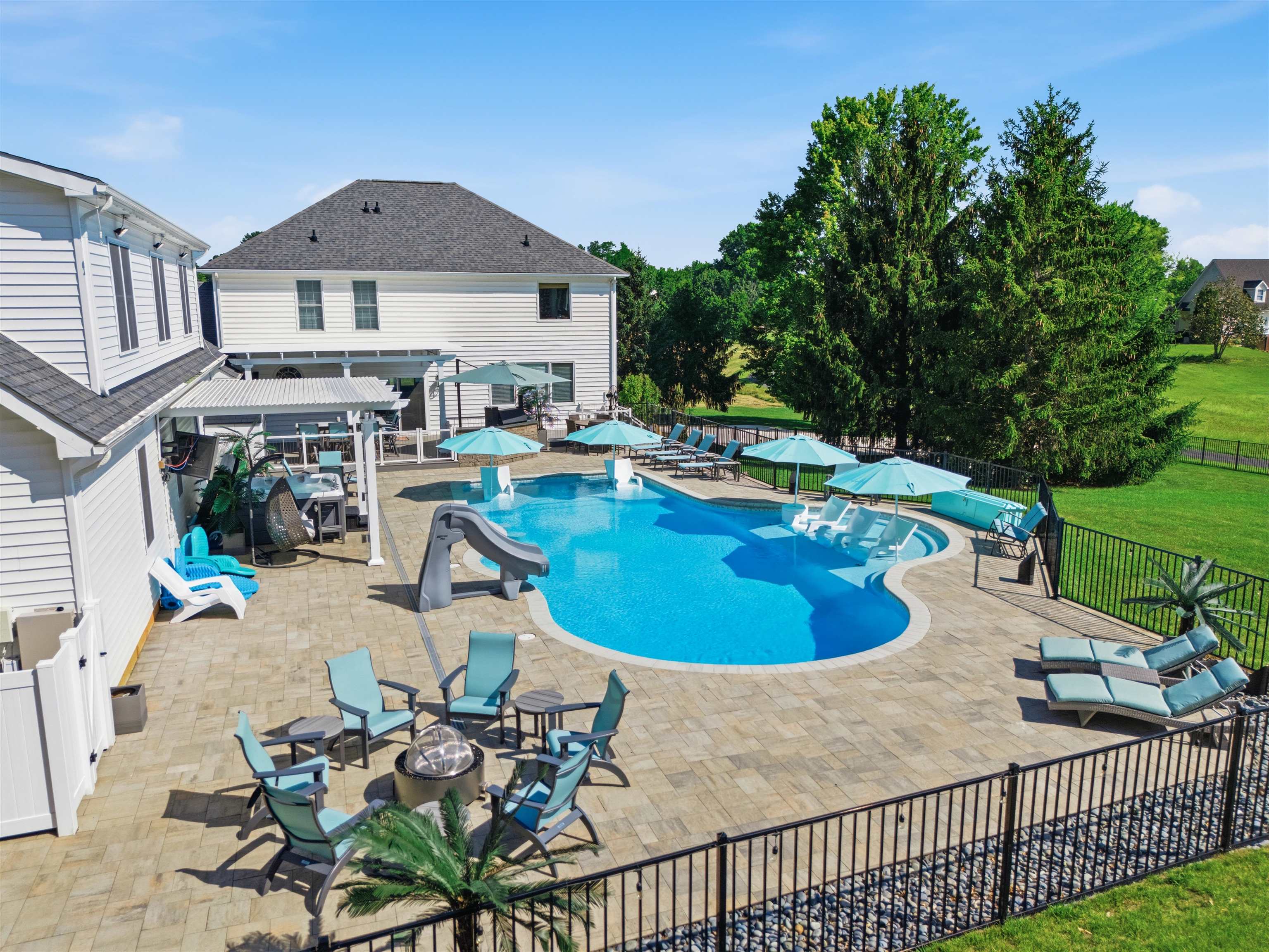572 AUGUSTA FARMS RD, WAYNESBORO, Virginia 22980, 5 Bedrooms Bedrooms, ,3 BathroomsBathrooms,Residential,572 AUGUSTA FARMS RD,680743 MLS # 680743 572 AUGUSTA FARMS RD, WAYNESBORO, Virginia 22980, 5 Bedrooms Bedrooms, ,3 BathroomsBathrooms,Residential,572 AUGUSTA FARMS RD,680743 MLS # 680743