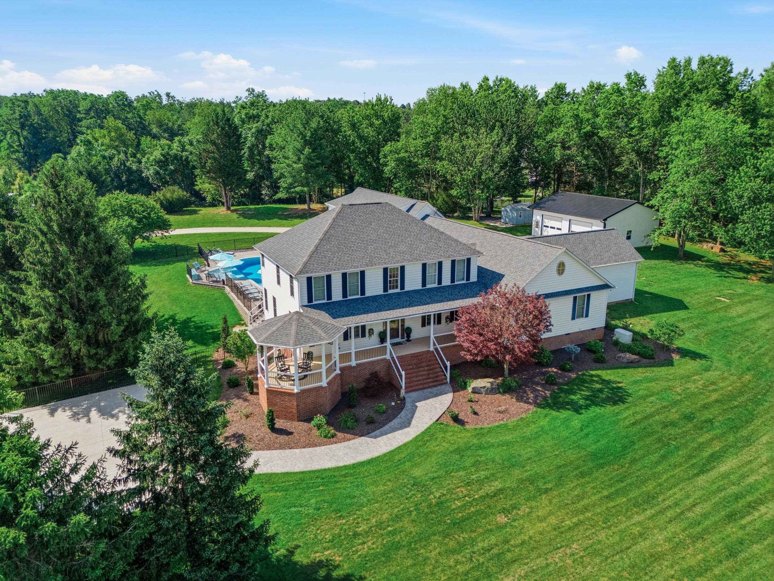 572 AUGUSTA FARMS RD, WAYNESBORO, Virginia 22980, 5 Bedrooms Bedrooms, ,3 BathroomsBathrooms,Residential,572 AUGUSTA FARMS RD,680743 MLS # 680743 572 AUGUSTA FARMS RD, WAYNESBORO, Virginia 22980, 5 Bedrooms Bedrooms, ,3 BathroomsBathrooms,Residential,572 AUGUSTA FARMS RD,680743 MLS # 680743