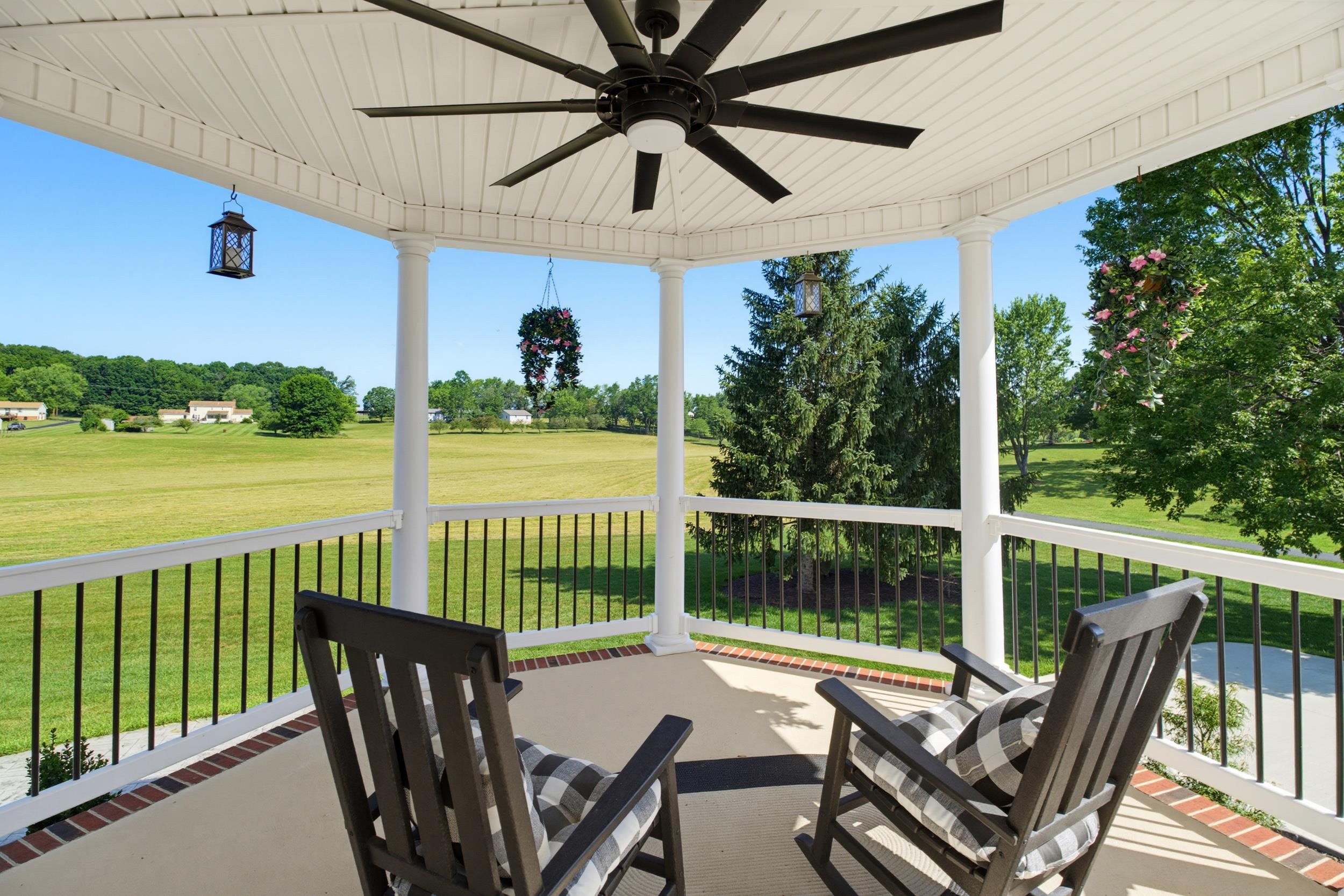 572 AUGUSTA FARMS RD, WAYNESBORO, Virginia 22980, 5 Bedrooms Bedrooms, ,3 BathroomsBathrooms,Residential,572 AUGUSTA FARMS RD,680743 MLS # 680743 572 AUGUSTA FARMS RD, WAYNESBORO, Virginia 22980, 5 Bedrooms Bedrooms, ,3 BathroomsBathrooms,Residential,572 AUGUSTA FARMS RD,680743 MLS # 680743