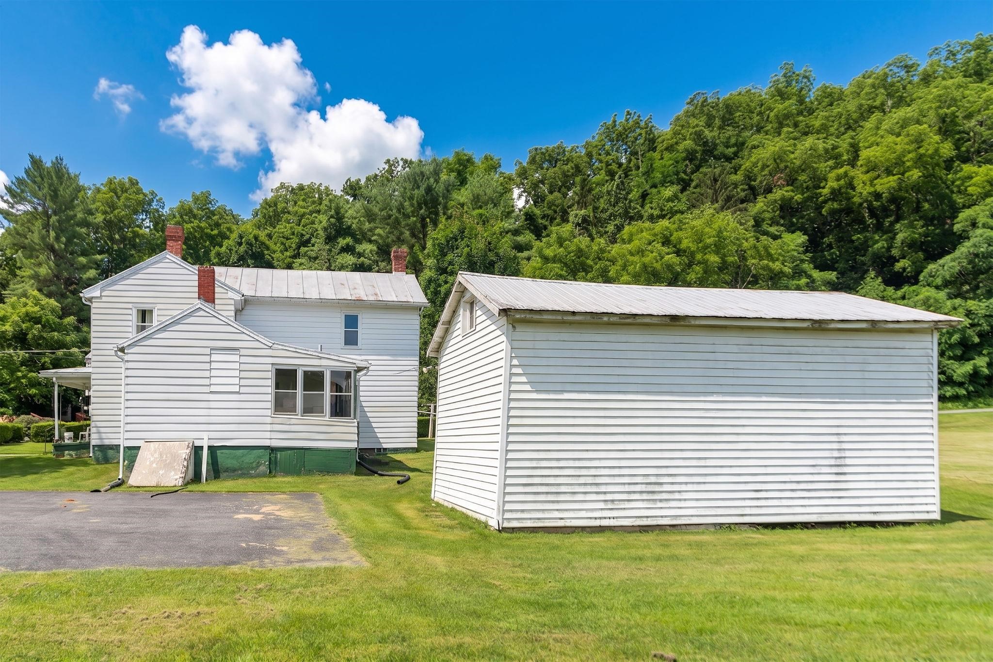 3941 CHURCHVILLE AVE, CHURCHVILLE, Virginia 24421, 3 Bedrooms Bedrooms, ,1 BathroomBathrooms,Residential,3941 CHURCHVILLE AVE,679995 MLS # 679995