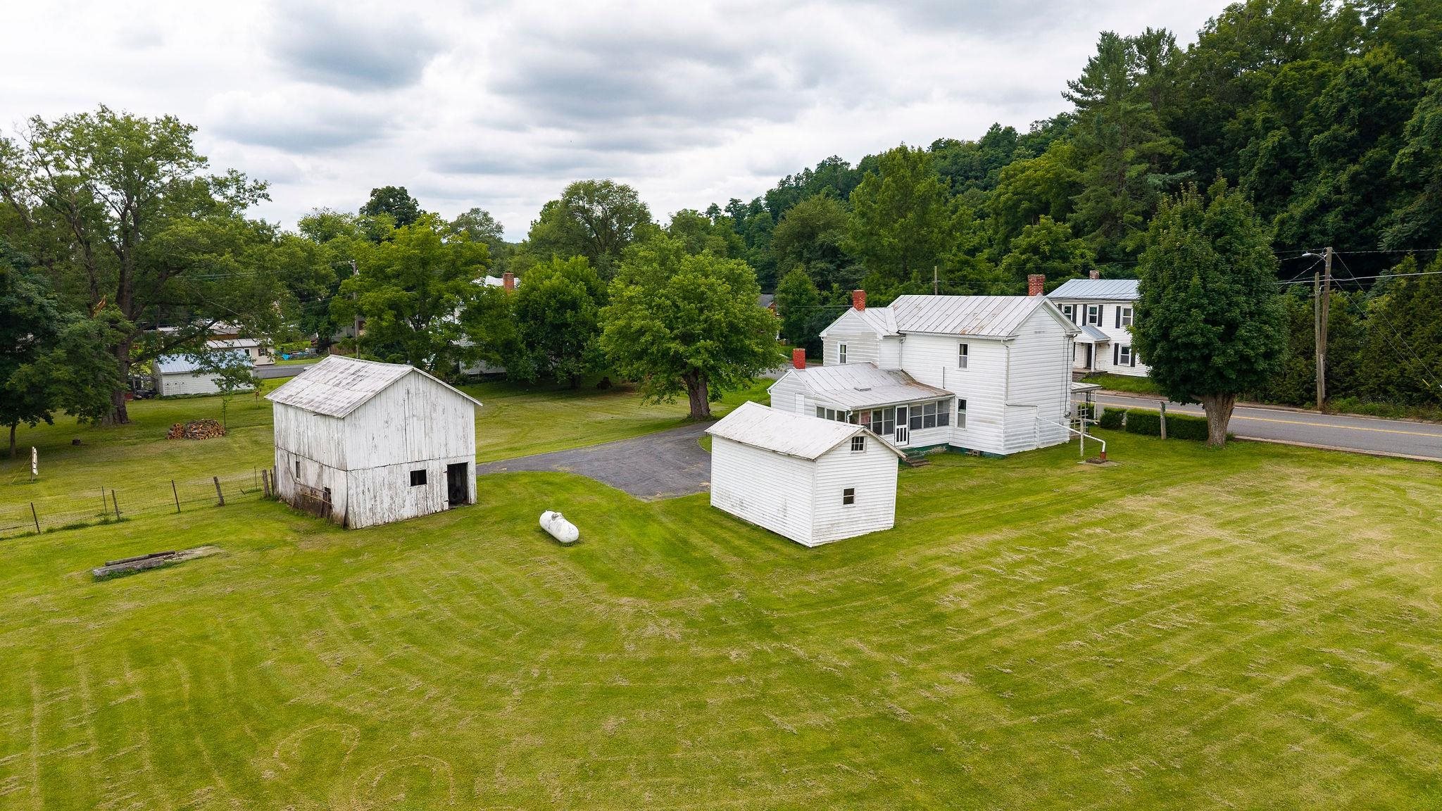 3941 CHURCHVILLE AVE, CHURCHVILLE, Virginia 24421, 3 Bedrooms Bedrooms, ,1 BathroomBathrooms,Residential,3941 CHURCHVILLE AVE,679995 MLS # 679995