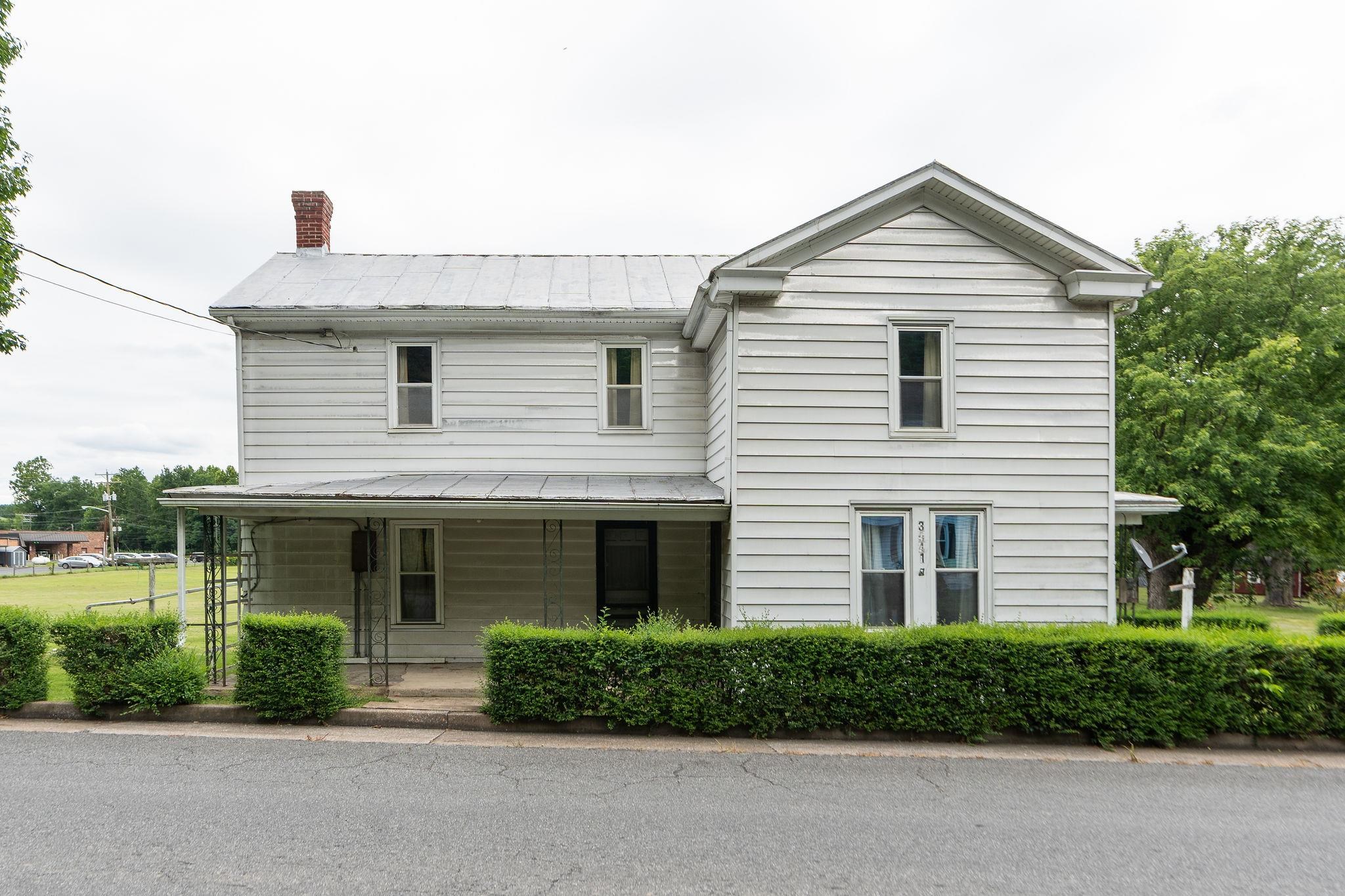 3941 CHURCHVILLE AVE, CHURCHVILLE, Virginia 24421, 3 Bedrooms Bedrooms, ,1 BathroomBathrooms,Residential,3941 CHURCHVILLE AVE,679995 MLS # 679995
