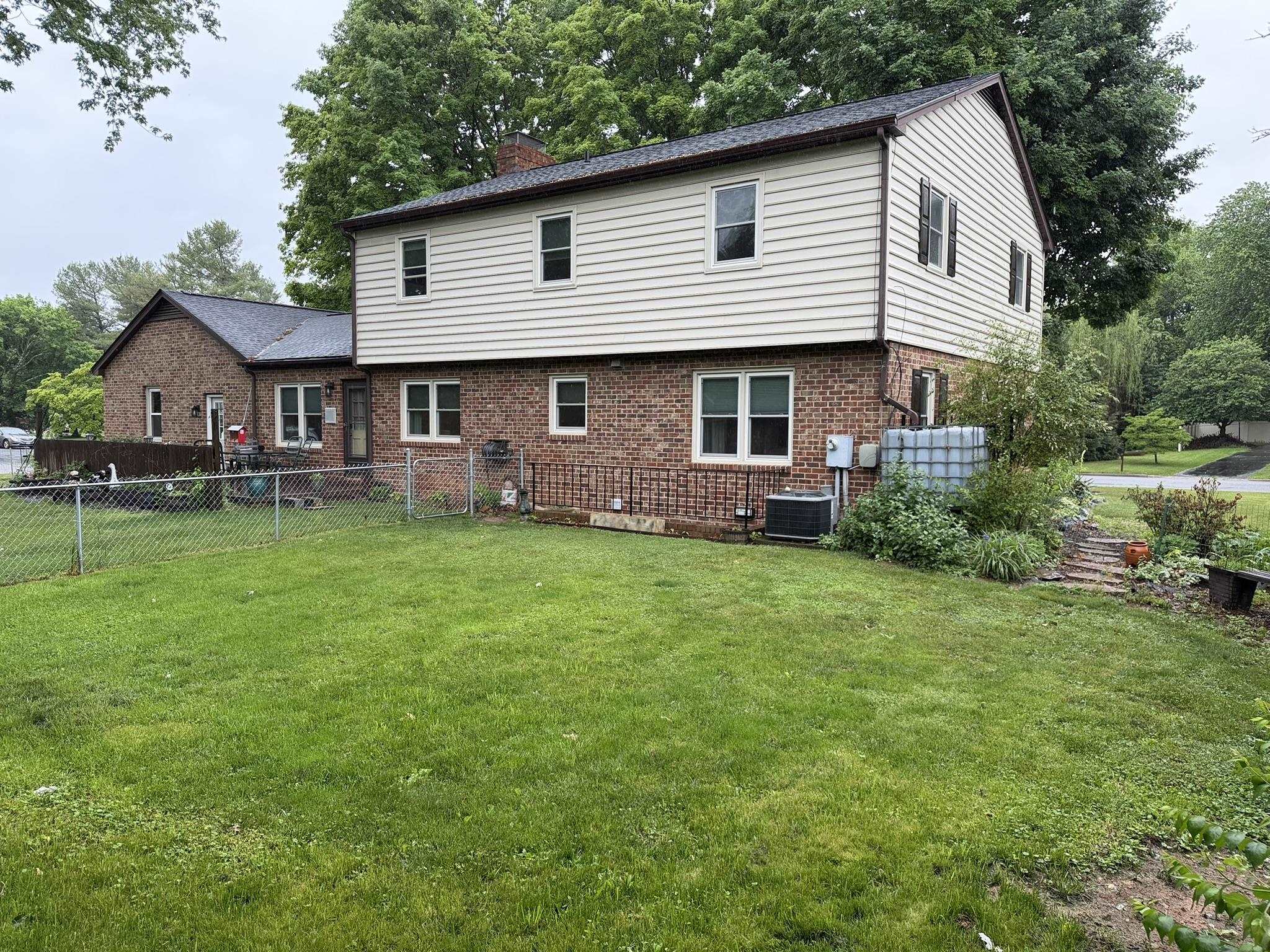 200 PELHAM DR, WAYNESBORO, Virginia 22980, 5 Bedrooms Bedrooms, ,3 BathroomsBathrooms,Residential,200 PELHAM DR,680758 MLS # 680758 200 PELHAM DR, WAYNESBORO, Virginia 22980, 5 Bedrooms Bedrooms, ,3 BathroomsBathrooms,Residential,200 PELHAM DR,680758 MLS # 680758