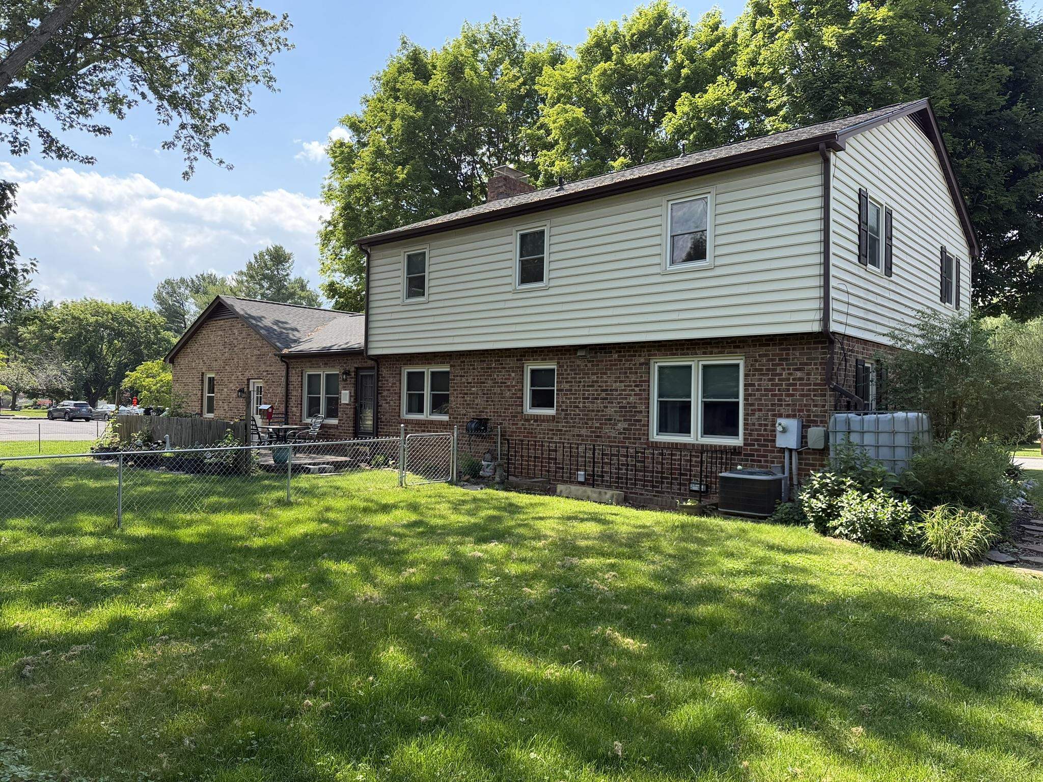 200 PELHAM DR, WAYNESBORO, Virginia 22980, 5 Bedrooms Bedrooms, ,3 BathroomsBathrooms,Residential,200 PELHAM DR,680758 MLS # 680758 200 PELHAM DR, WAYNESBORO, Virginia 22980, 5 Bedrooms Bedrooms, ,3 BathroomsBathrooms,Residential,200 PELHAM DR,680758 MLS # 680758