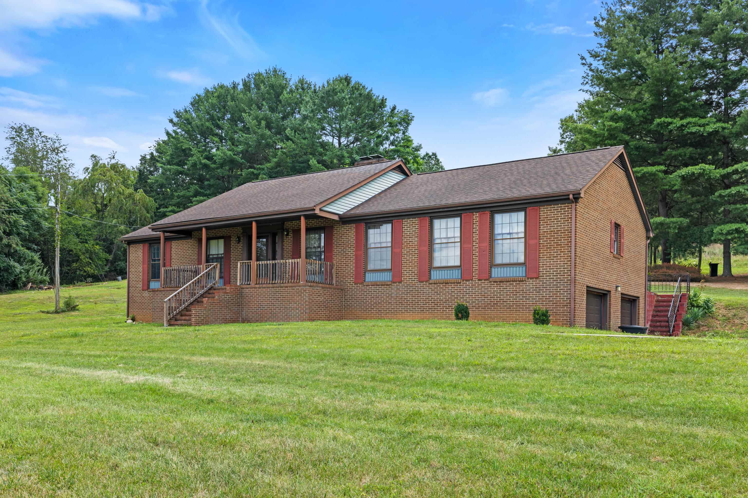 365 BERRY FARM RD, STAUNTON, Virginia 24401, 3 Bedrooms Bedrooms, ,1 BathroomBathrooms,Residential,365 BERRY FARM RD,680499 MLS # 680499 365 BERRY FARM RD, STAUNTON, Virginia 24401, 3 Bedrooms Bedrooms, ,1 BathroomBathrooms,Residential,365 BERRY FARM RD,680499 MLS # 680499