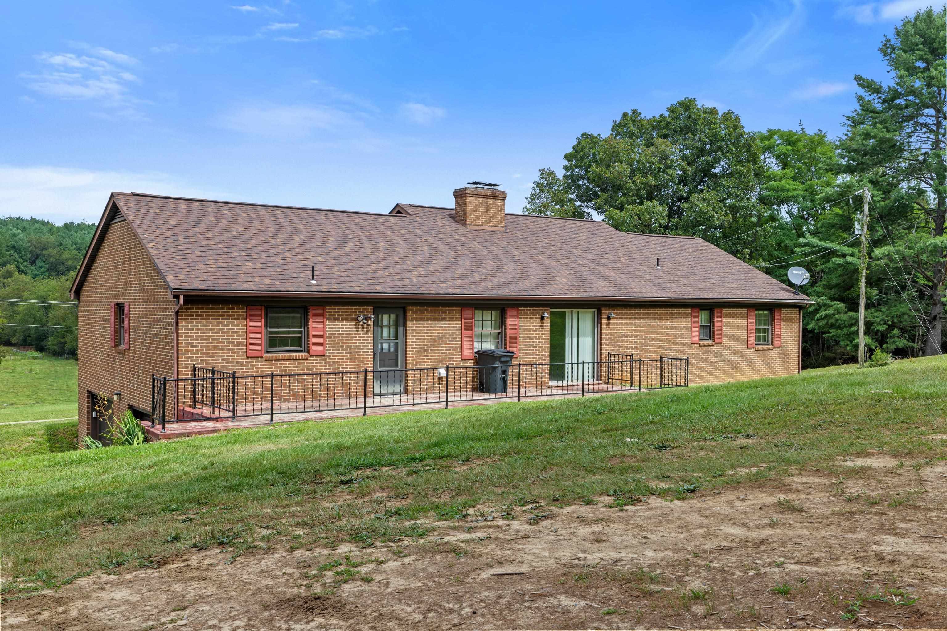 365 BERRY FARM RD, STAUNTON, Virginia 24401, 3 Bedrooms Bedrooms, ,1 BathroomBathrooms,Residential,365 BERRY FARM RD,680499 MLS # 680499 365 BERRY FARM RD, STAUNTON, Virginia 24401, 3 Bedrooms Bedrooms, ,1 BathroomBathrooms,Residential,365 BERRY FARM RD,680499 MLS # 680499