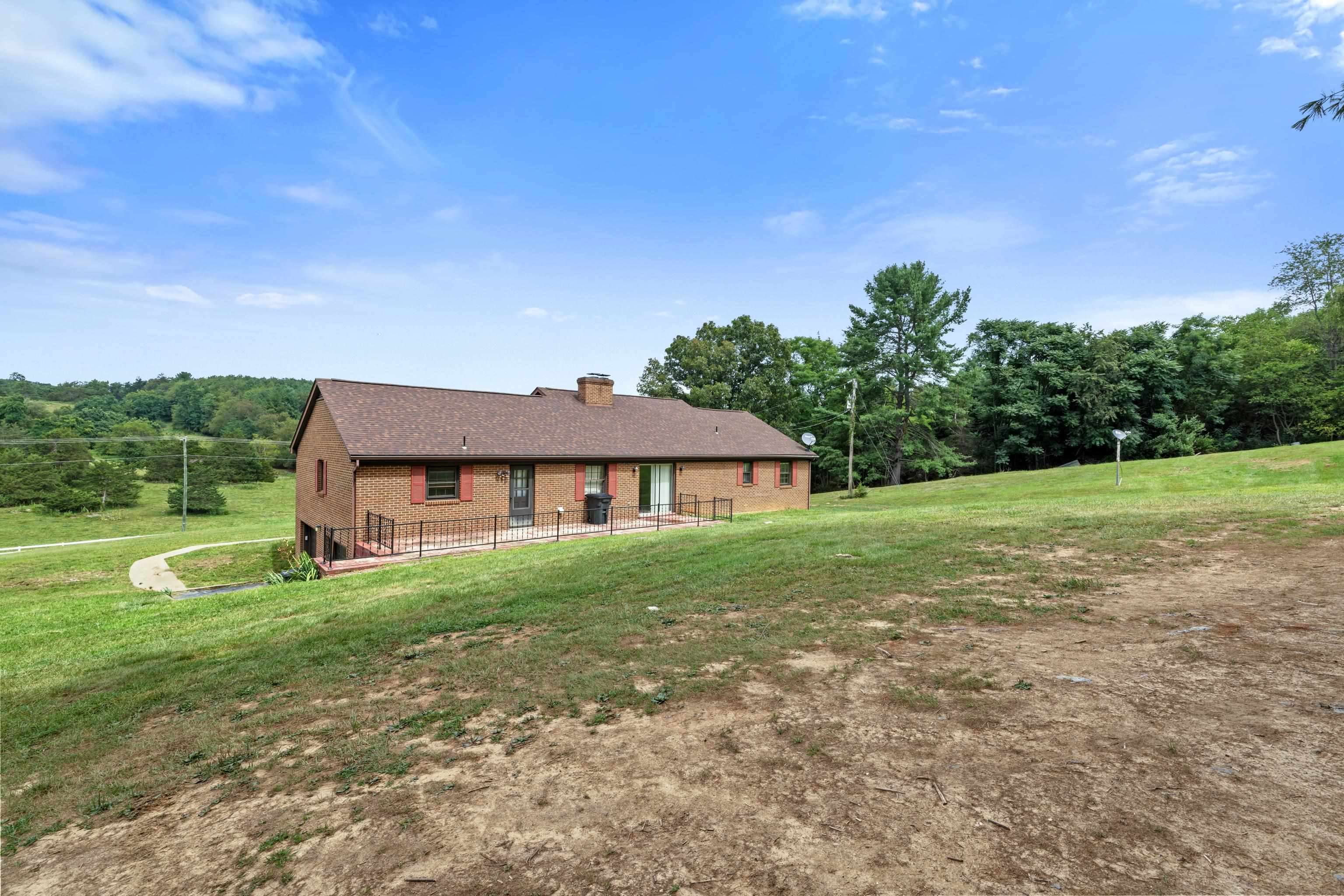 365 BERRY FARM RD, STAUNTON, Virginia 24401, 3 Bedrooms Bedrooms, ,1 BathroomBathrooms,Residential,365 BERRY FARM RD,680499 MLS # 680499 365 BERRY FARM RD, STAUNTON, Virginia 24401, 3 Bedrooms Bedrooms, ,1 BathroomBathrooms,Residential,365 BERRY FARM RD,680499 MLS # 680499