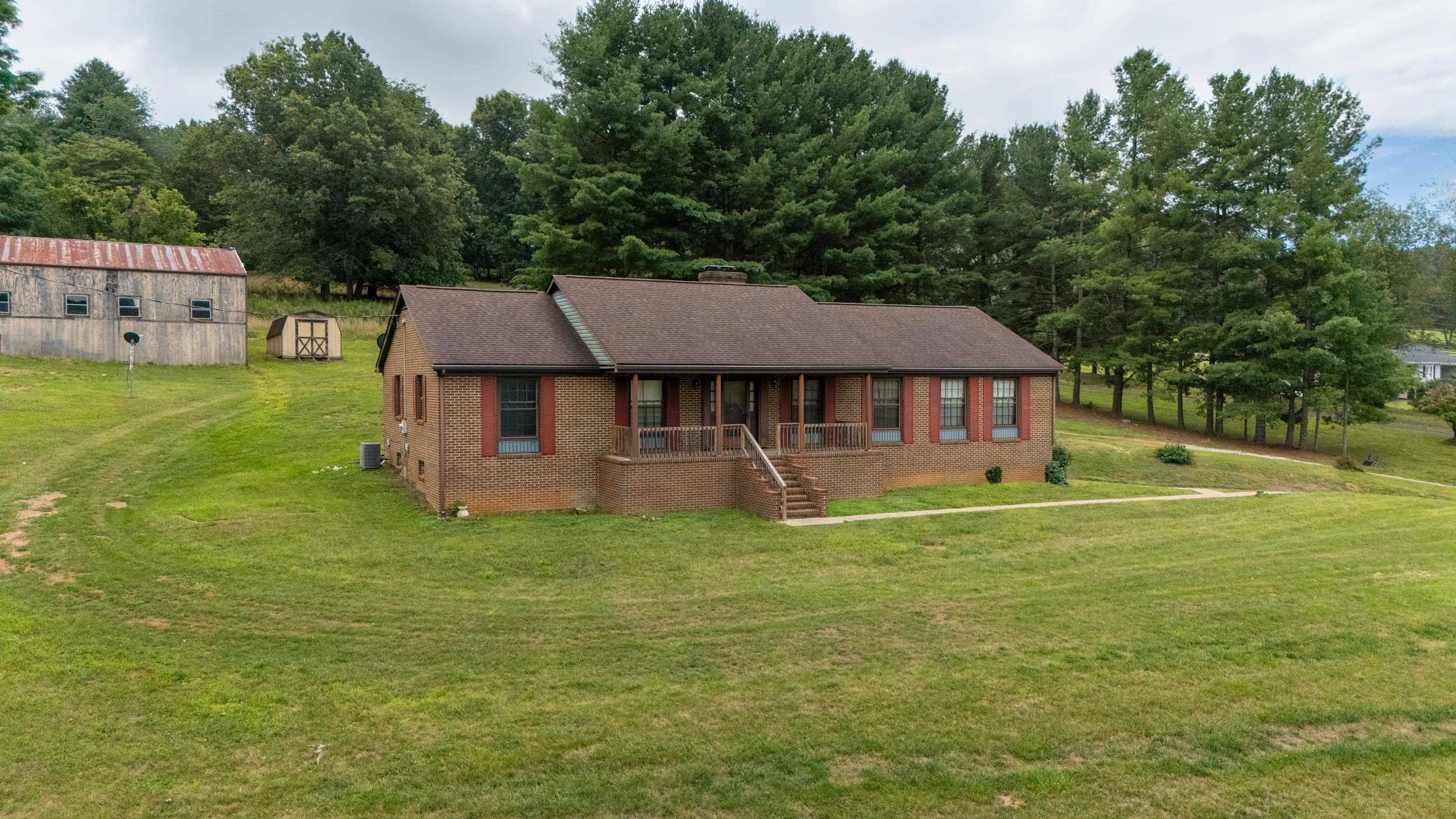 365 BERRY FARM RD, STAUNTON, Virginia 24401, 3 Bedrooms Bedrooms, ,1 BathroomBathrooms,Residential,365 BERRY FARM RD,680499 MLS # 680499 365 BERRY FARM RD, STAUNTON, Virginia 24401, 3 Bedrooms Bedrooms, ,1 BathroomBathrooms,Residential,365 BERRY FARM RD,680499 MLS # 680499