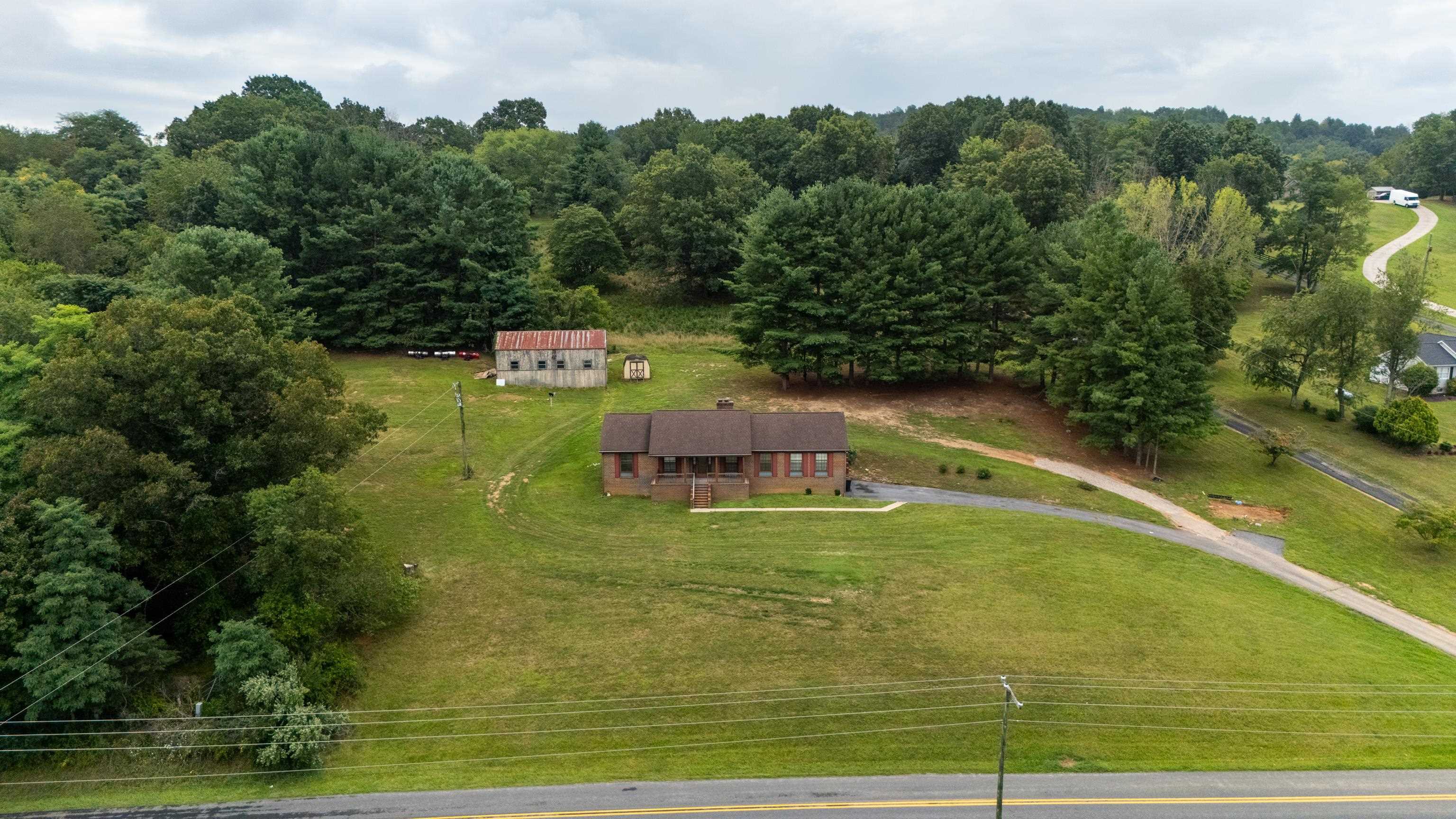 365 BERRY FARM RD, STAUNTON, Virginia 24401, 3 Bedrooms Bedrooms, ,1 BathroomBathrooms,Residential,365 BERRY FARM RD,680499 MLS # 680499 365 BERRY FARM RD, STAUNTON, Virginia 24401, 3 Bedrooms Bedrooms, ,1 BathroomBathrooms,Residential,365 BERRY FARM RD,680499 MLS # 680499