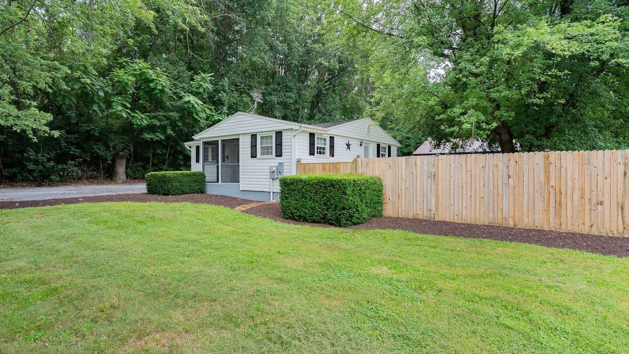 3066 MOUNTAIN FARM RD, ELKTON, Virginia 22827, 2 Bedrooms Bedrooms, ,1 BathroomBathrooms,Residential,3066 MOUNTAIN FARM RD,680774 MLS # 680774 3066 MOUNTAIN FARM RD, ELKTON, Virginia 22827, 2 Bedrooms Bedrooms, ,1 BathroomBathrooms,Residential,3066 MOUNTAIN FARM RD,680774 MLS # 680774