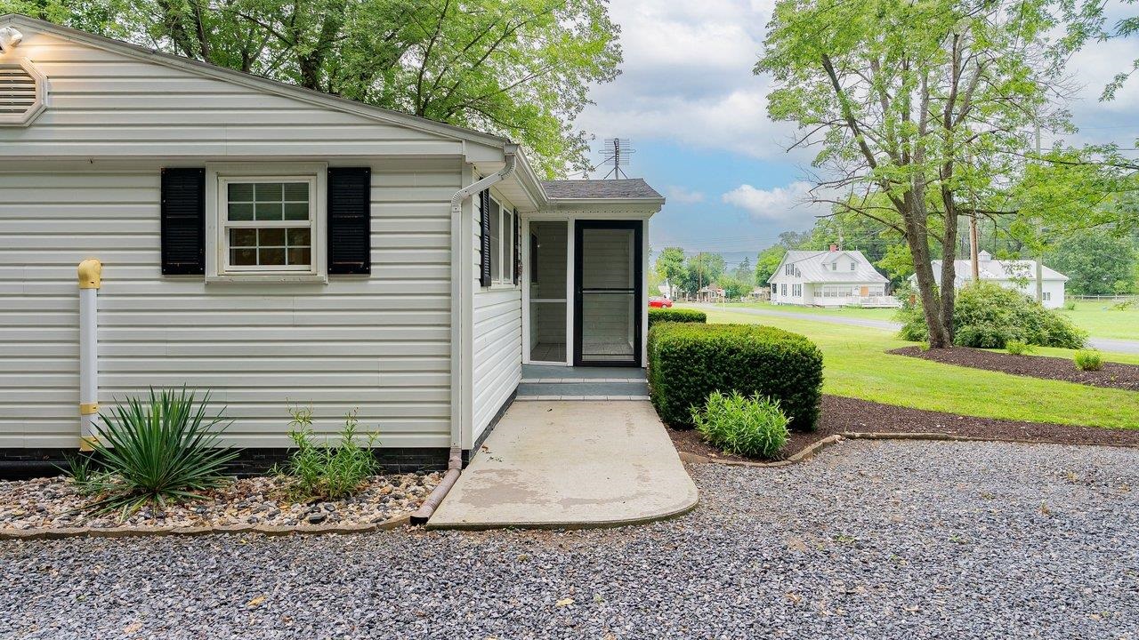 3066 MOUNTAIN FARM RD, ELKTON, Virginia 22827, 2 Bedrooms Bedrooms, ,1 BathroomBathrooms,Residential,3066 MOUNTAIN FARM RD,680774 MLS # 680774 3066 MOUNTAIN FARM RD, ELKTON, Virginia 22827, 2 Bedrooms Bedrooms, ,1 BathroomBathrooms,Residential,3066 MOUNTAIN FARM RD,680774 MLS # 680774