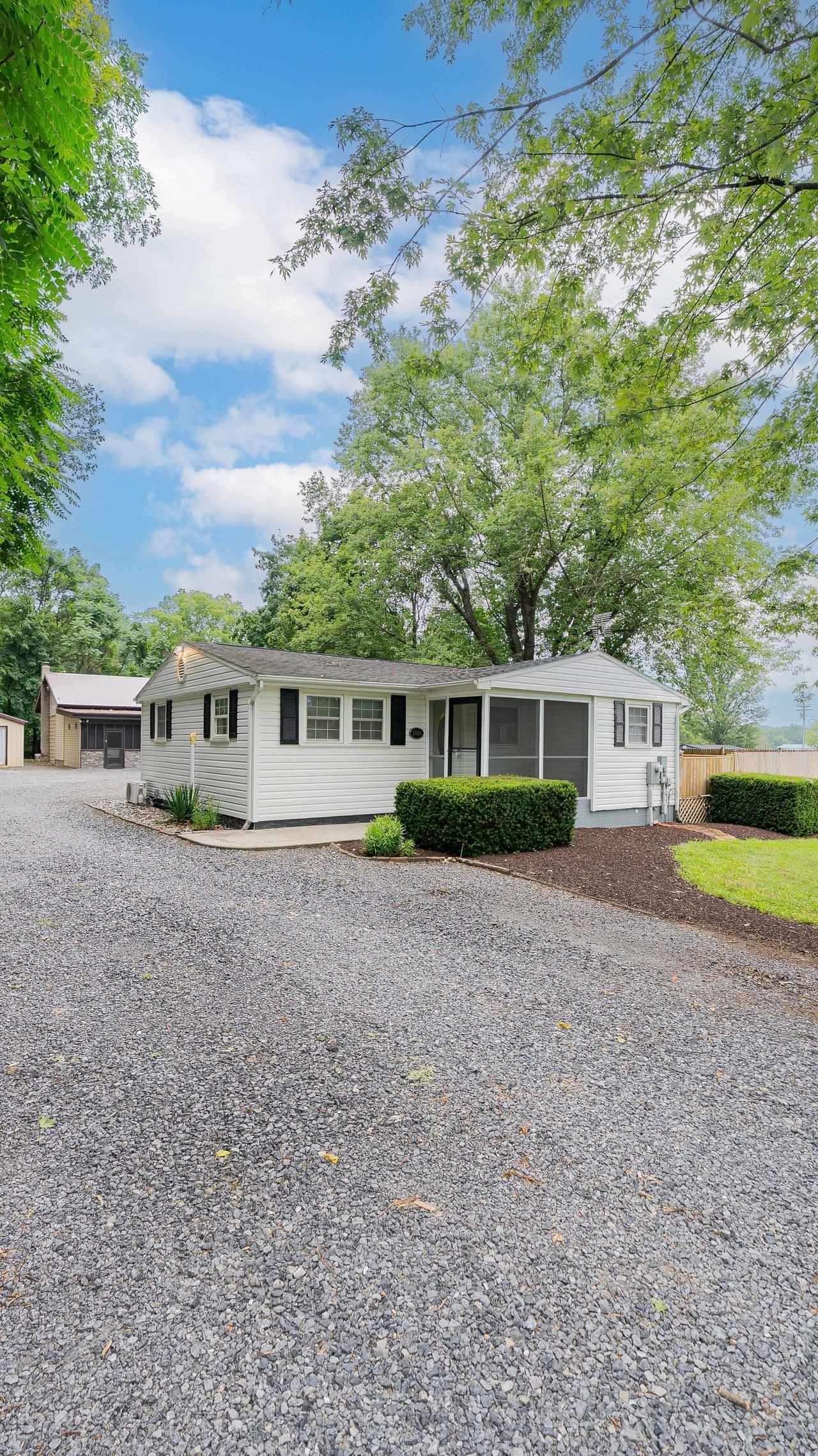 3066 MOUNTAIN FARM RD, ELKTON, Virginia 22827, 2 Bedrooms Bedrooms, ,1 BathroomBathrooms,Residential,3066 MOUNTAIN FARM RD,680774 MLS # 680774 3066 MOUNTAIN FARM RD, ELKTON, Virginia 22827, 2 Bedrooms Bedrooms, ,1 BathroomBathrooms,Residential,3066 MOUNTAIN FARM RD,680774 MLS # 680774