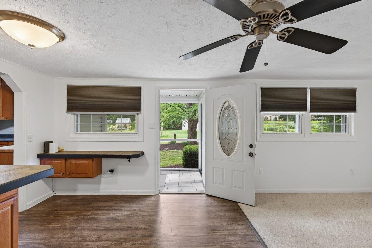 3066 MOUNTAIN FARM RD, ELKTON, Virginia 22827, 2 Bedrooms Bedrooms, ,1 BathroomBathrooms,Residential,3066 MOUNTAIN FARM RD,680774 MLS # 680774 3066 MOUNTAIN FARM RD, ELKTON, Virginia 22827, 2 Bedrooms Bedrooms, ,1 BathroomBathrooms,Residential,3066 MOUNTAIN FARM RD,680774 MLS # 680774