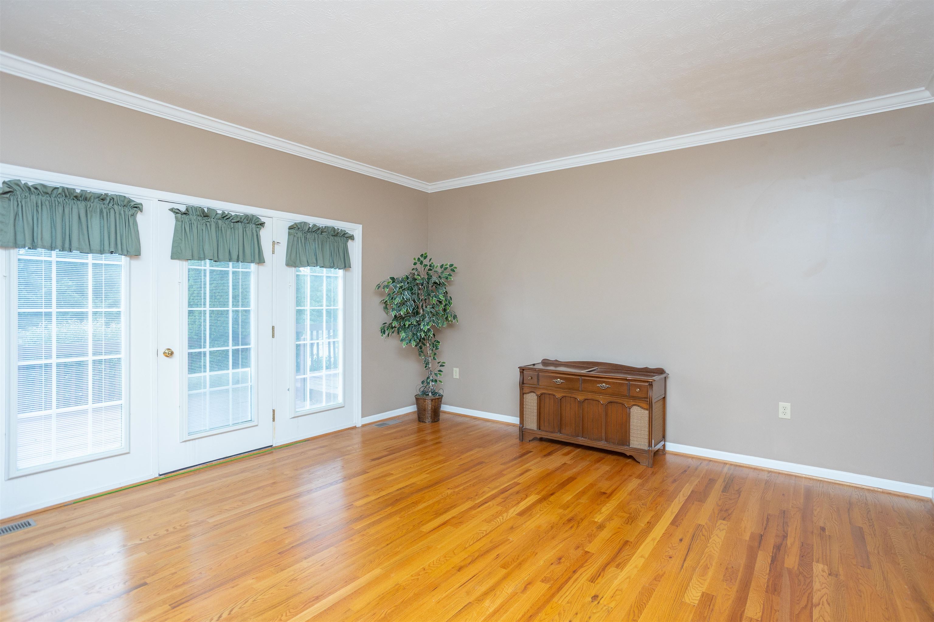 10 MOLLY CT, FISHERSVILLE, Virginia 22939, 3 Bedrooms Bedrooms, ,2 BathroomsBathrooms,Residential,10 MOLLY CT,680775 MLS # 680775 10 MOLLY CT, FISHERSVILLE, Virginia 22939, 3 Bedrooms Bedrooms, ,2 BathroomsBathrooms,Residential,10 MOLLY CT,680775 MLS # 680775