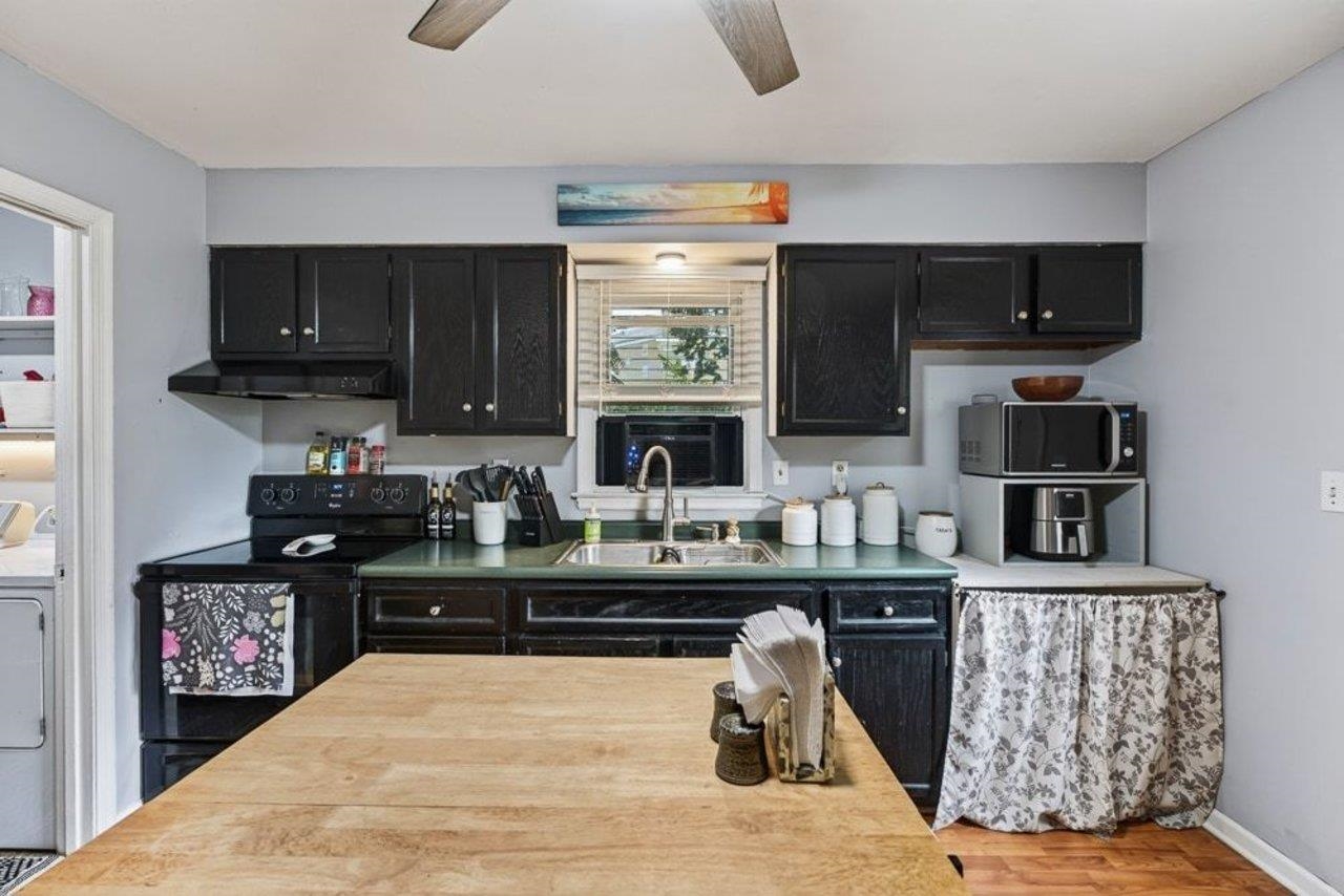423 N MARKET ST, STAUNTON, Virginia 24401, 2 Bedrooms Bedrooms, ,1 BathroomBathrooms,Residential,423 N MARKET ST,680782 MLS # 680782 423 N MARKET ST, STAUNTON, Virginia 24401, 2 Bedrooms Bedrooms, ,1 BathroomBathrooms,Residential,423 N MARKET ST,680782 MLS # 680782